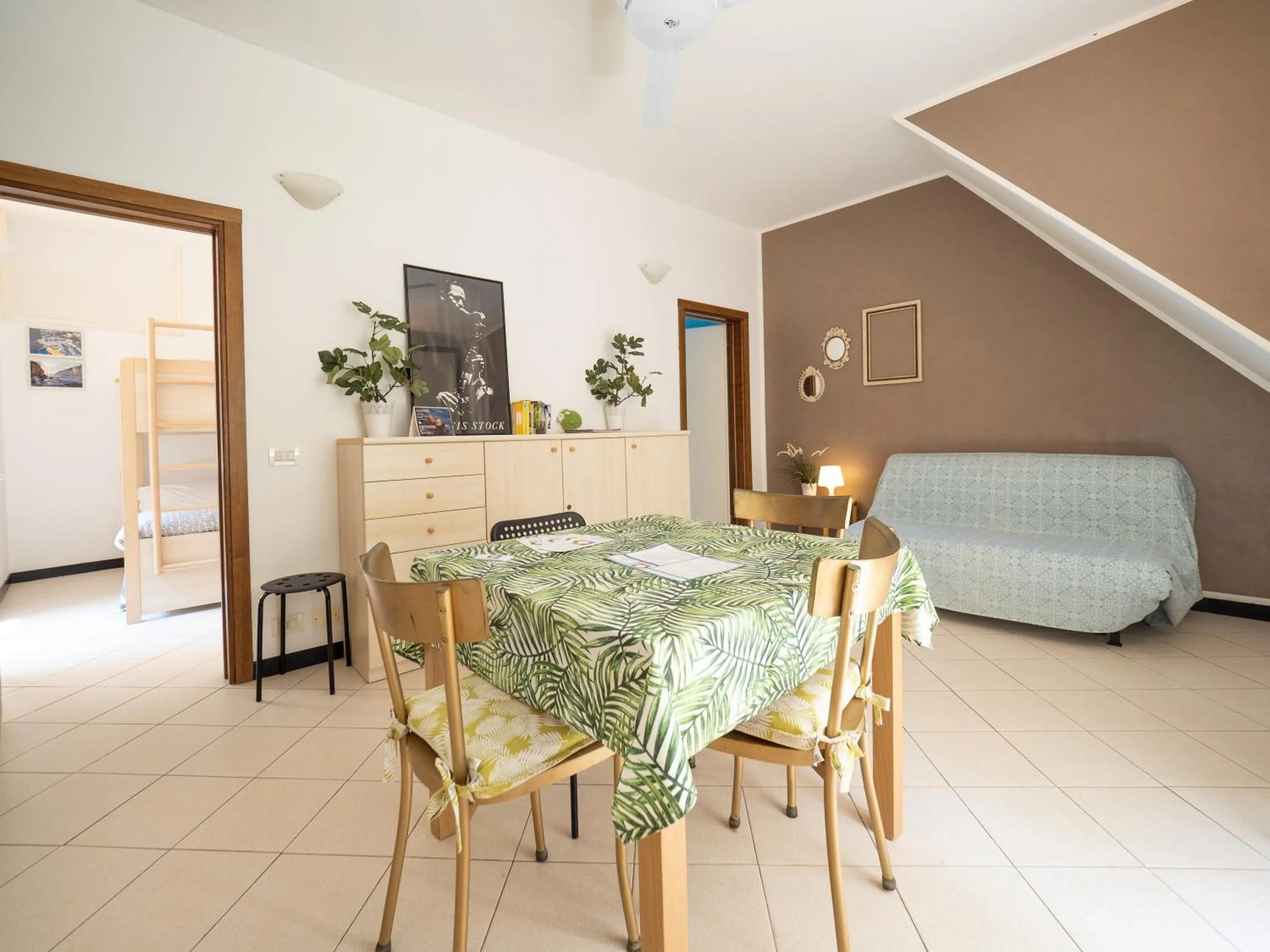 Dining area in Ventegà Sea View Apartment with Balcony