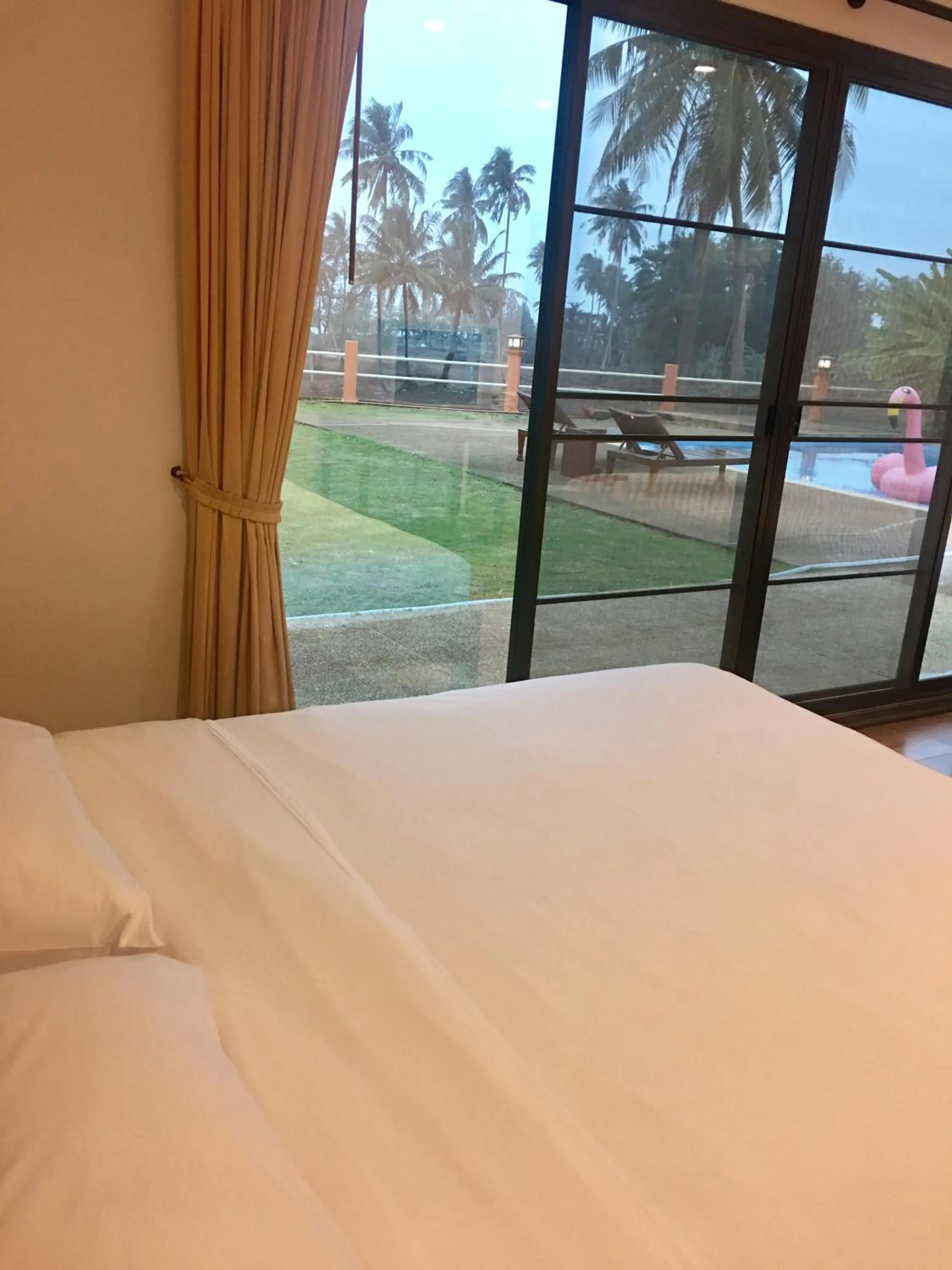 Bed in Sleep Soundly By The Sea