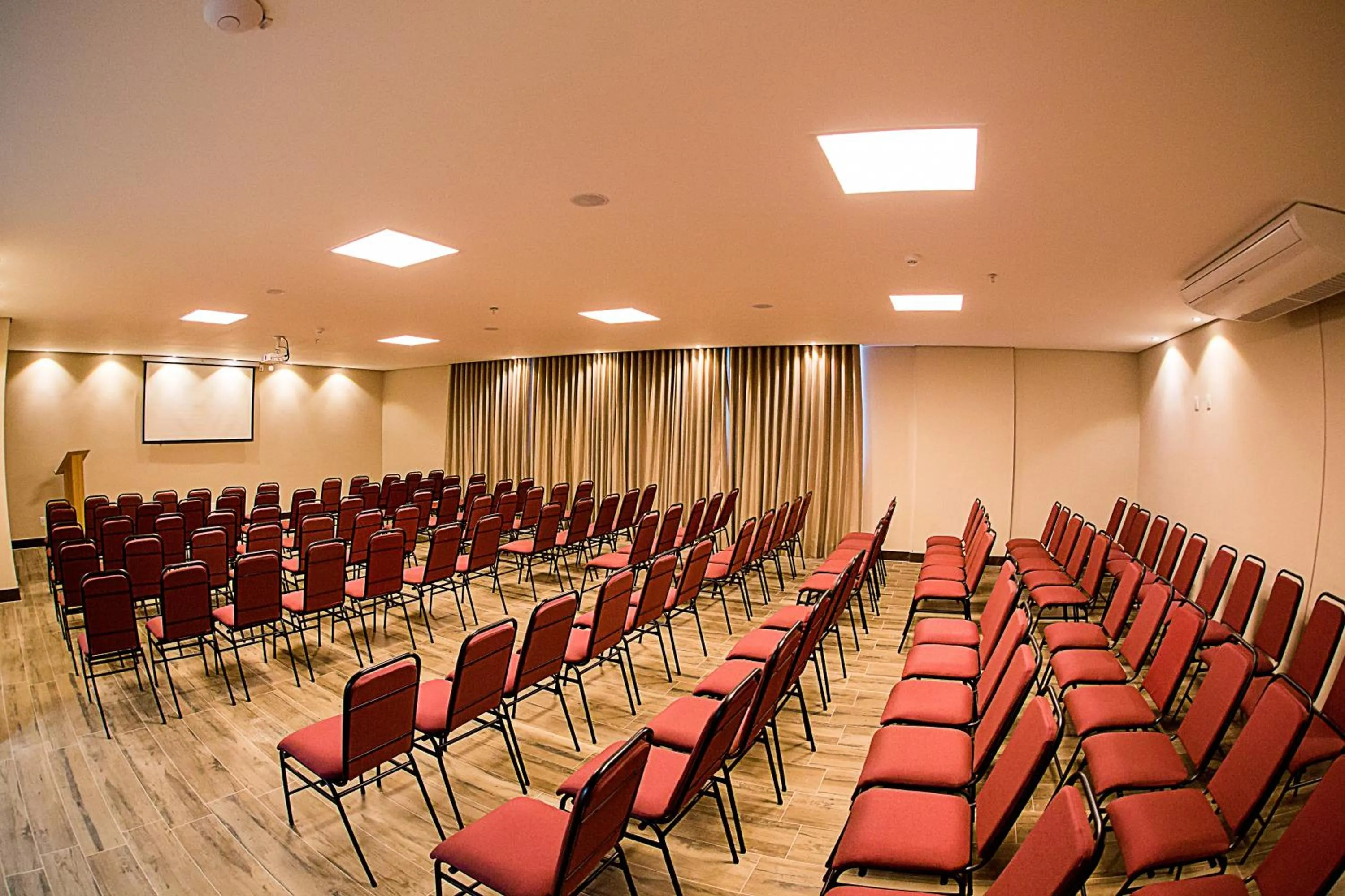 Banquet/Function facilities in Bristol Viçosa Hotel