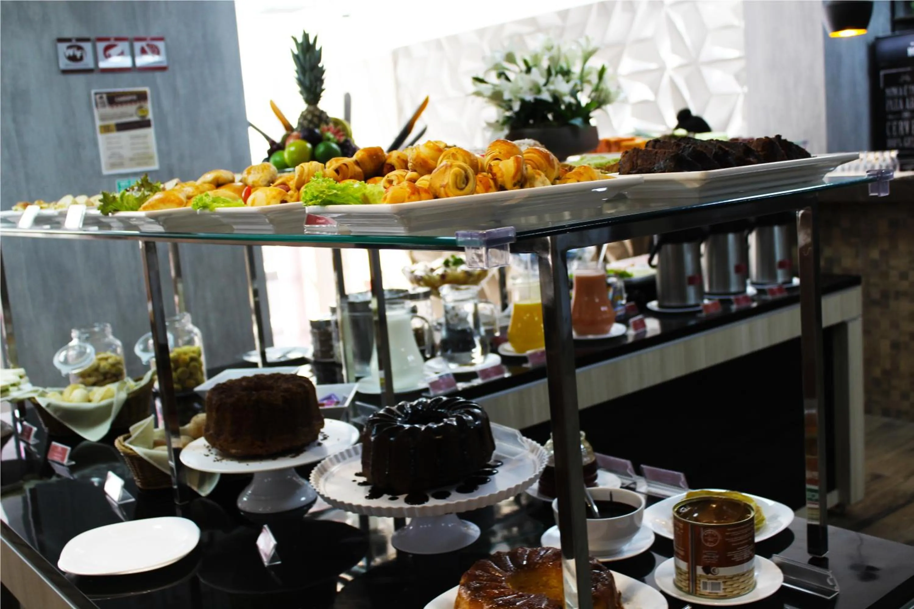 Food and drinks in Bristol Viçosa Hotel