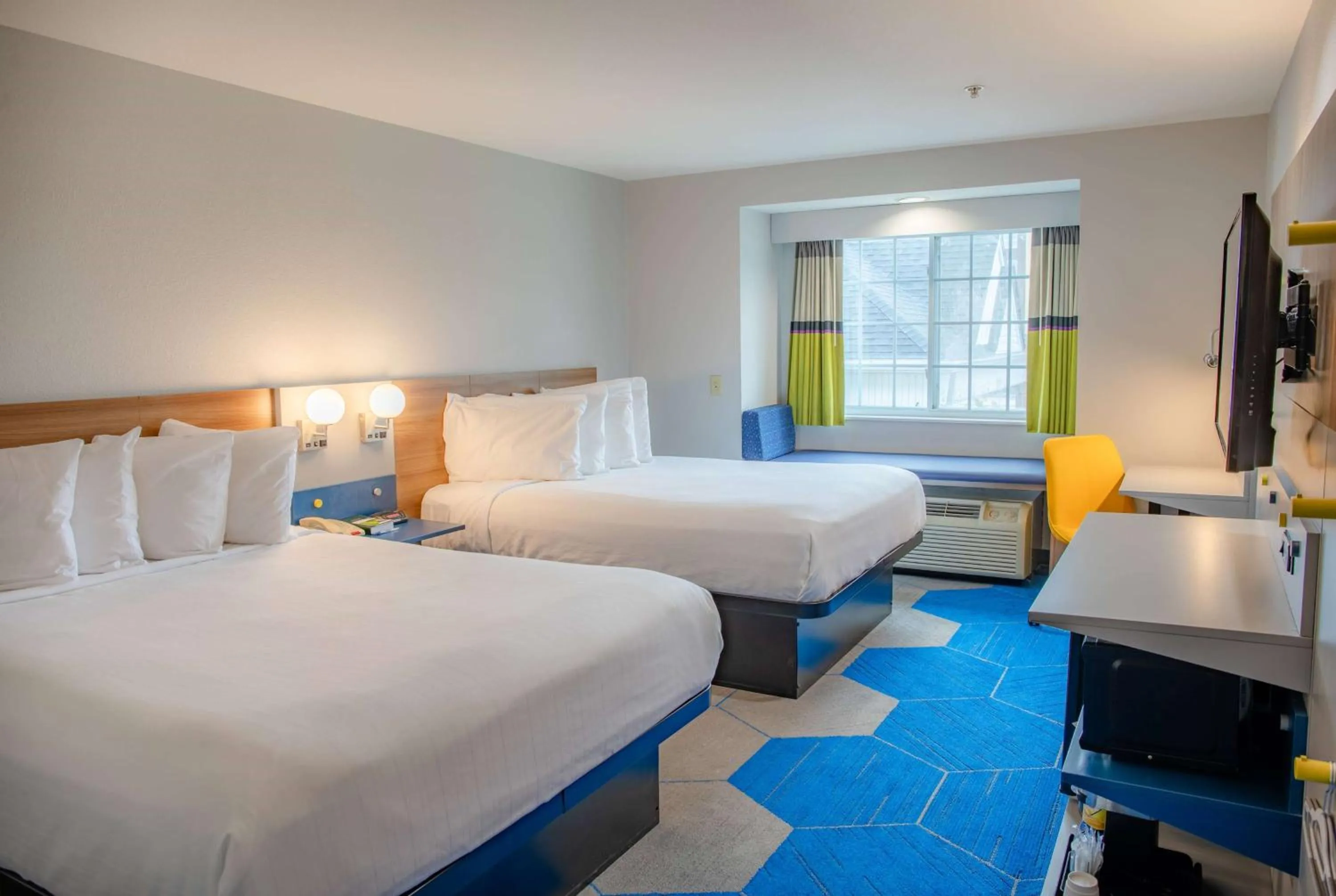 Photo of the whole room, Bed in Microtel Inn & Suites by Wyndham Kingsland Naval Base I-95