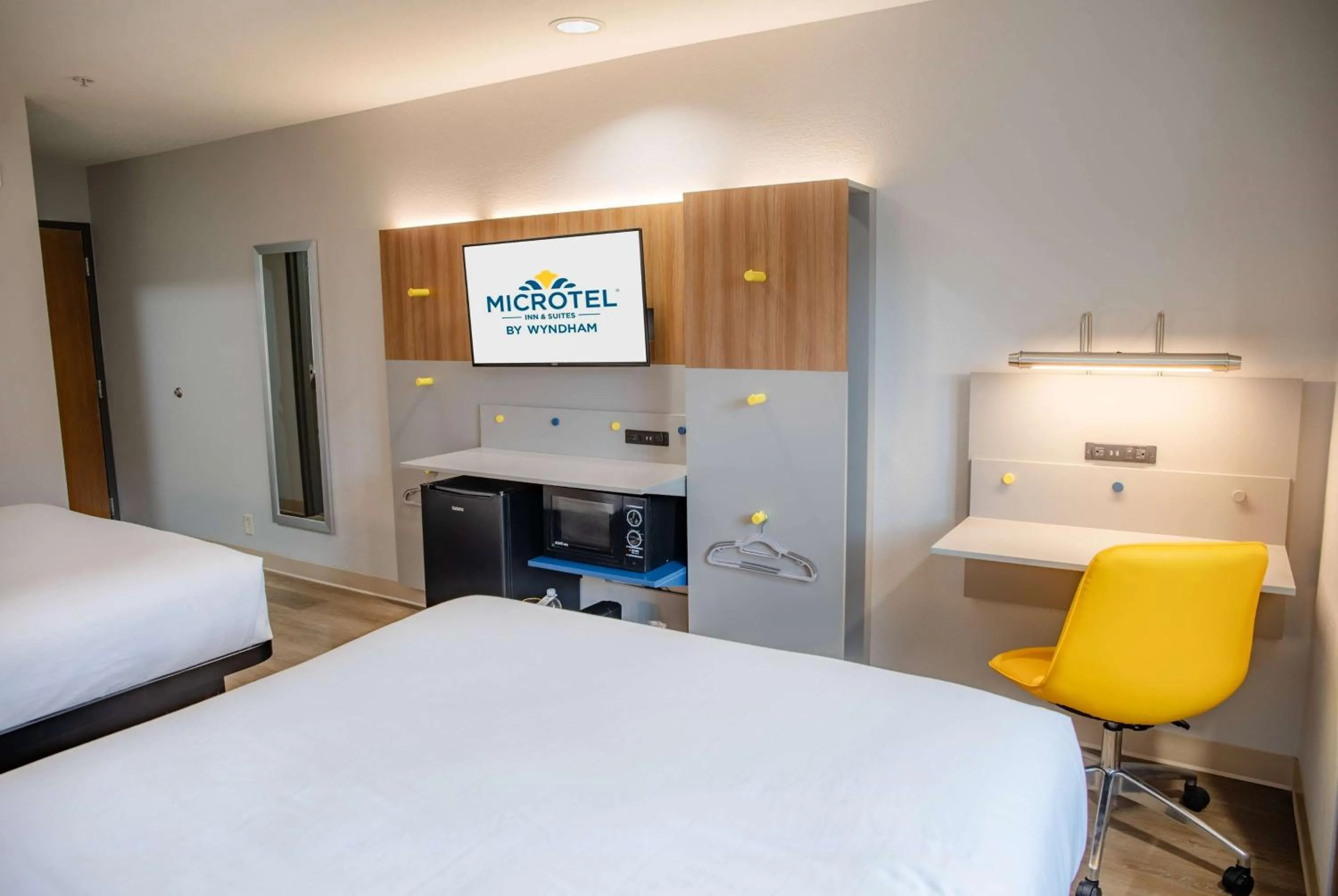 Photo of the whole room, Bed in Microtel Inn & Suites by Wyndham Kingsland Naval Base I-95