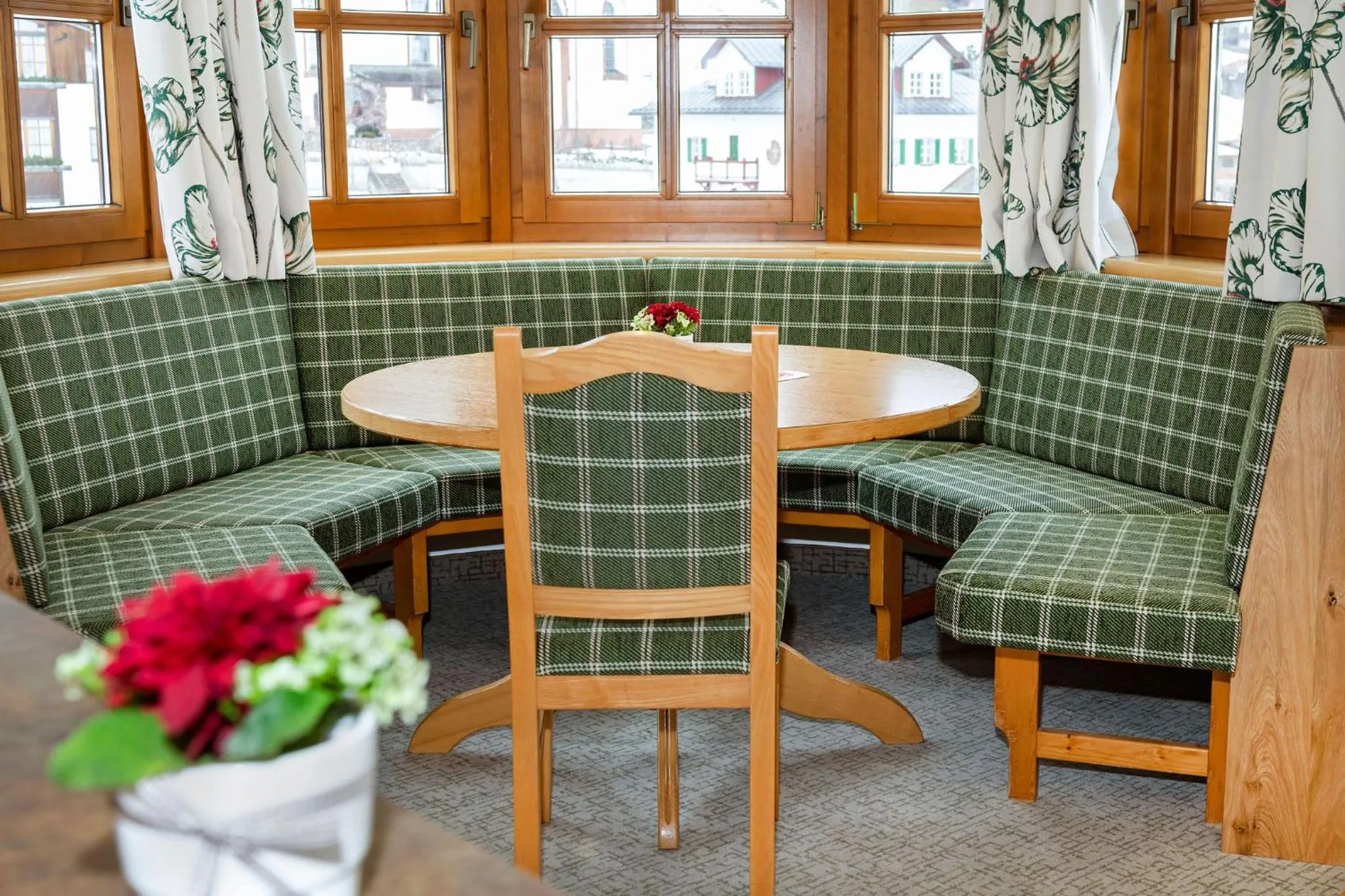 Seating area in Landhotel Tirolerhof - Wildschönau - PREMIUM Card im Sommer