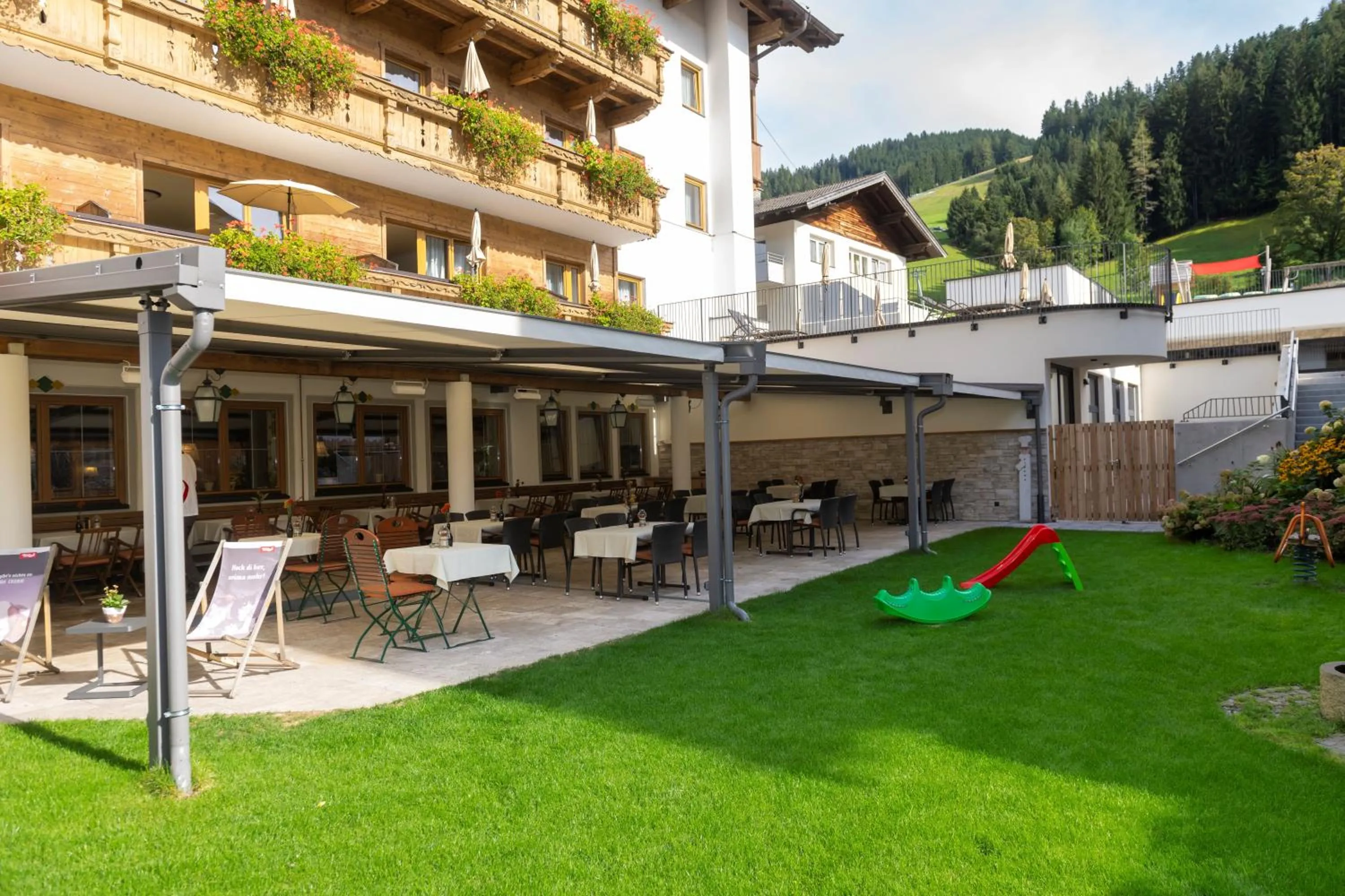 Balcony/Terrace in Landhotel Tirolerhof - Wildschönau - PREMIUM Card im Sommer