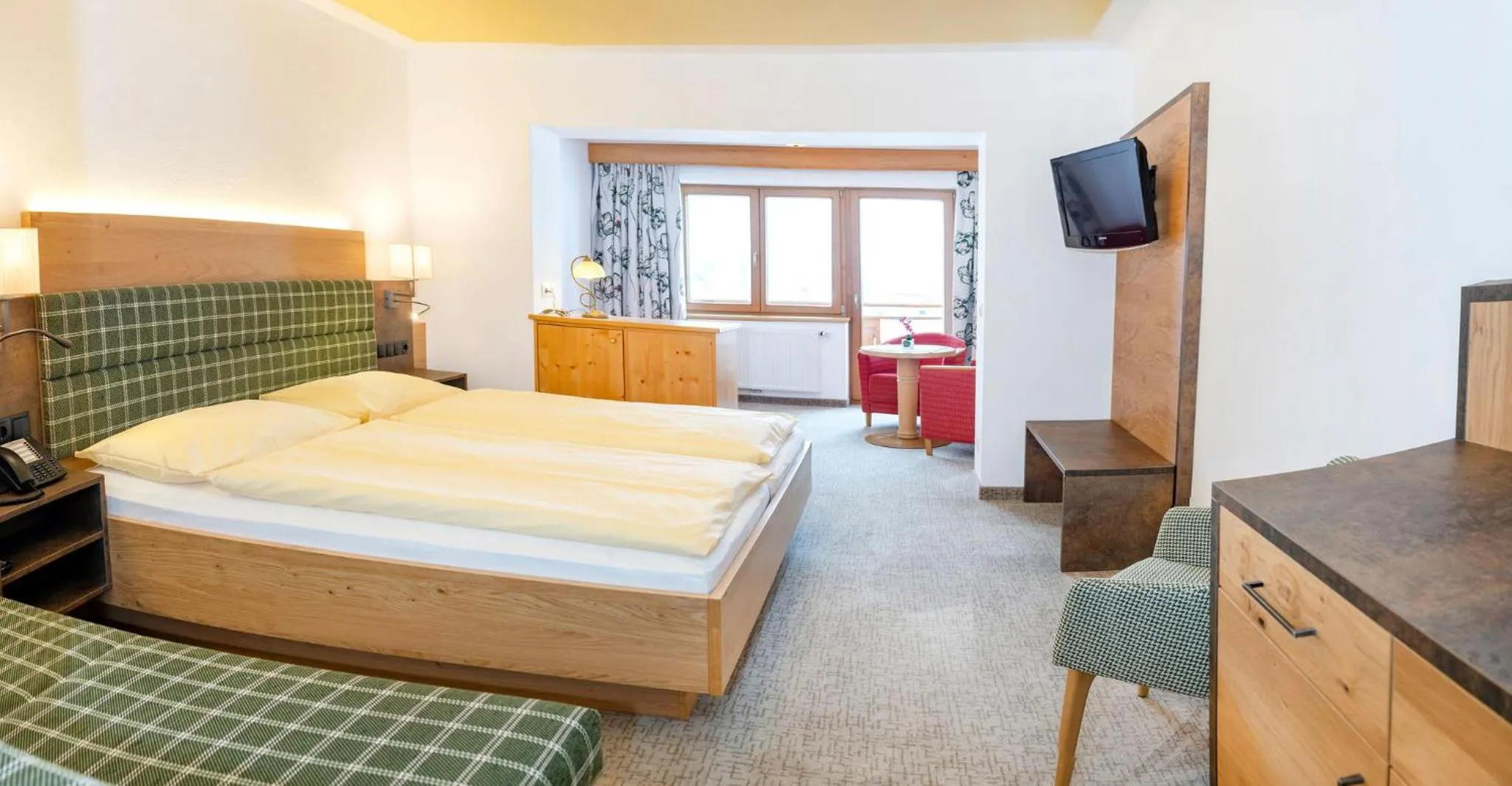 Staff, Bed in Landhotel Tirolerhof - Wildschönau - PREMIUM Card im Sommer