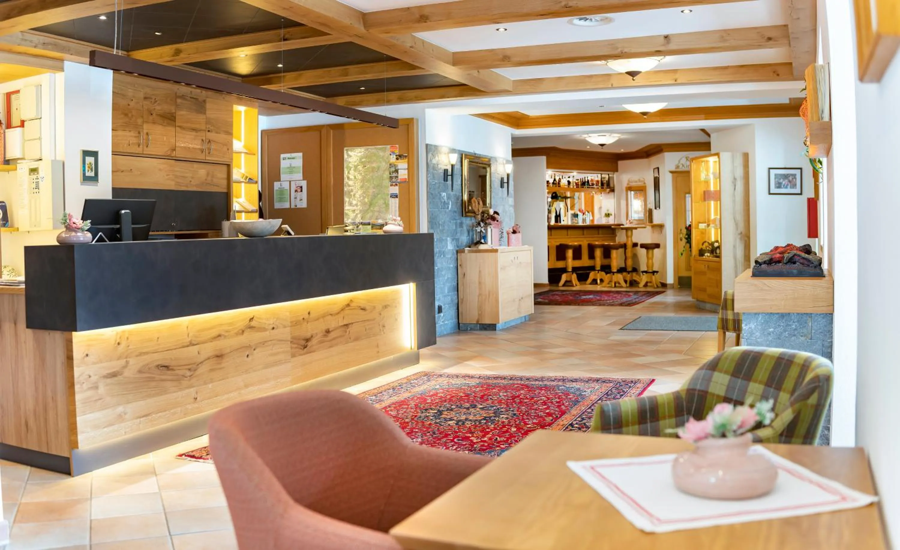 Lobby or reception in Landhotel Tirolerhof - Wildschönau - PREMIUM Card im Sommer
