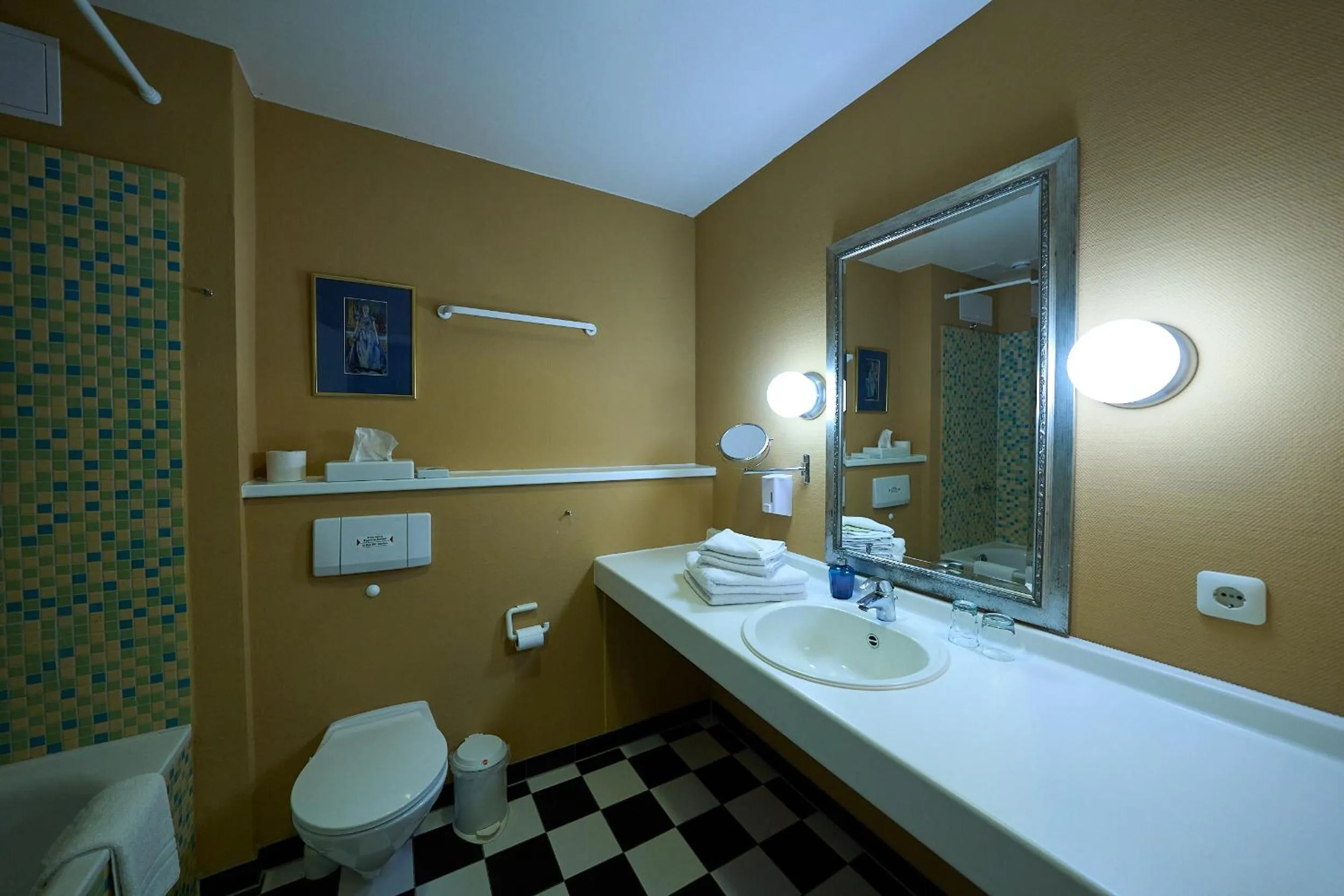 Bathroom in NP Hotel Schweriner Hof