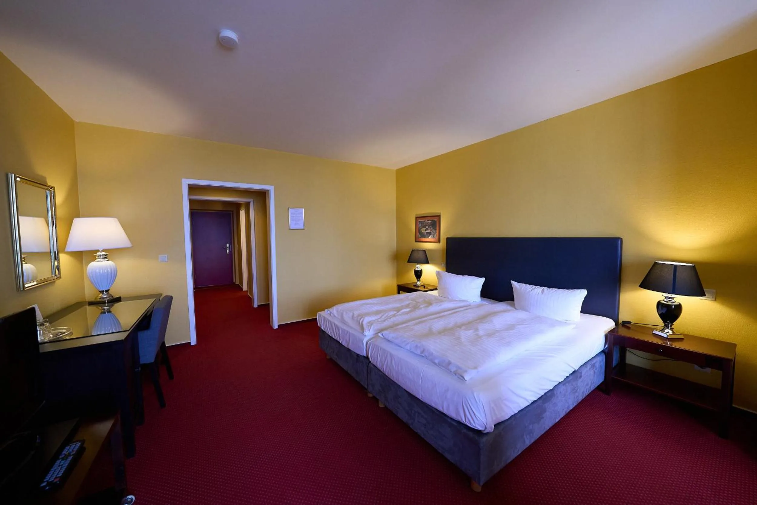 Photo of the whole room, Bed in NP Hotel Schweriner Hof