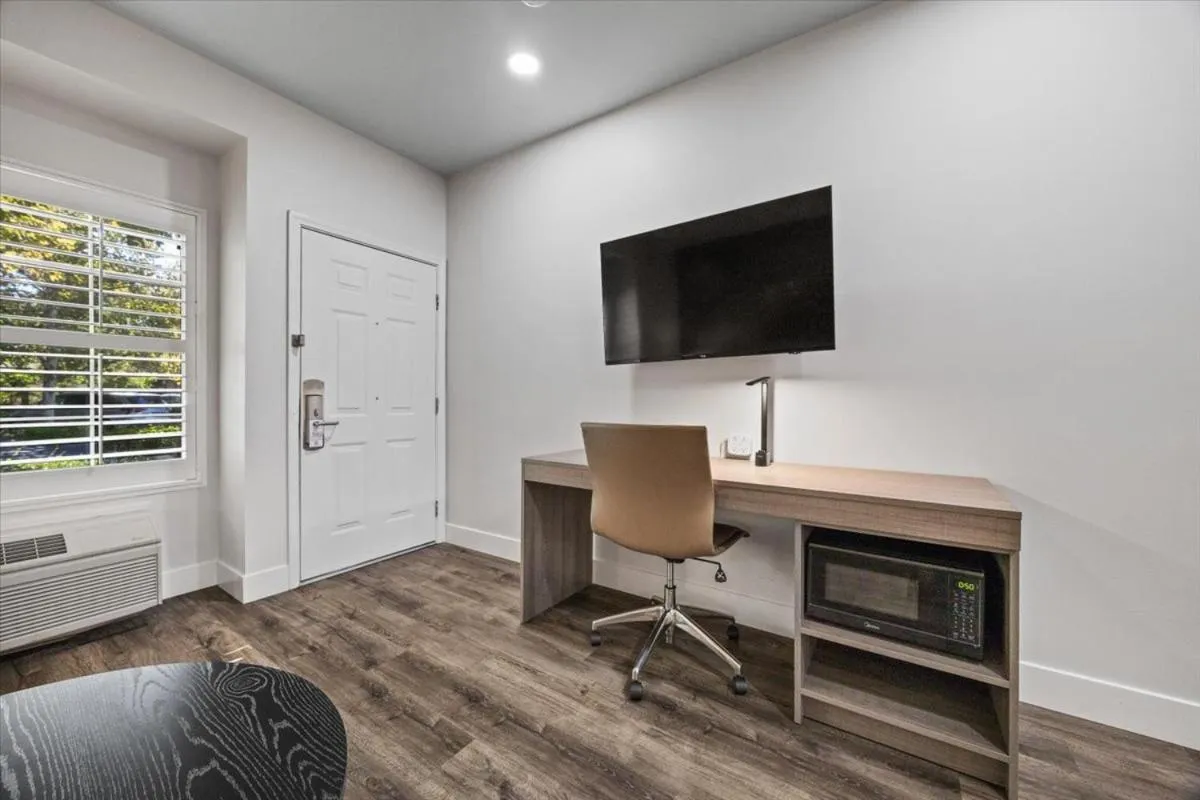 University Park Inn & Suites, an Ascend Collection Hotel