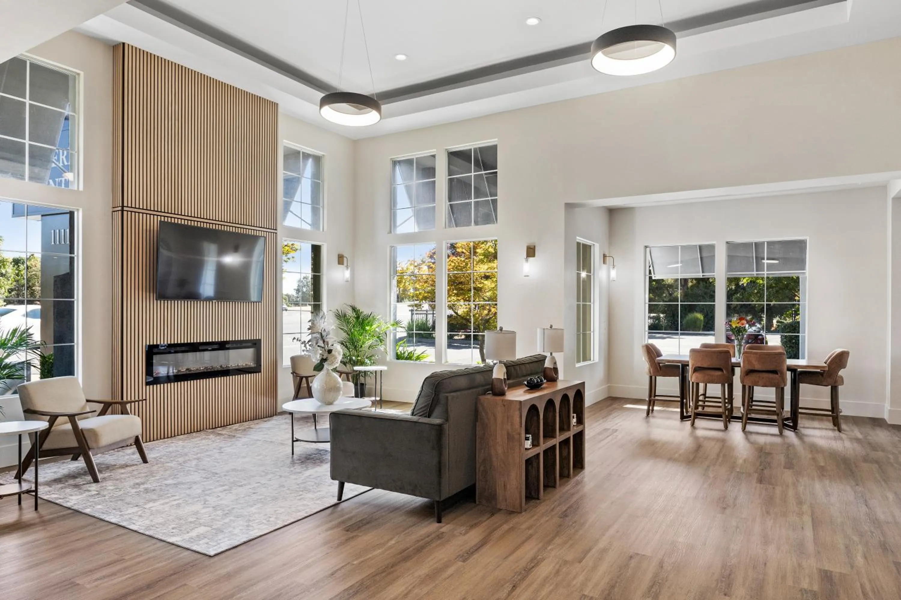 Lobby or reception in University Park Inn & Suites, an Ascend Collection Hotel