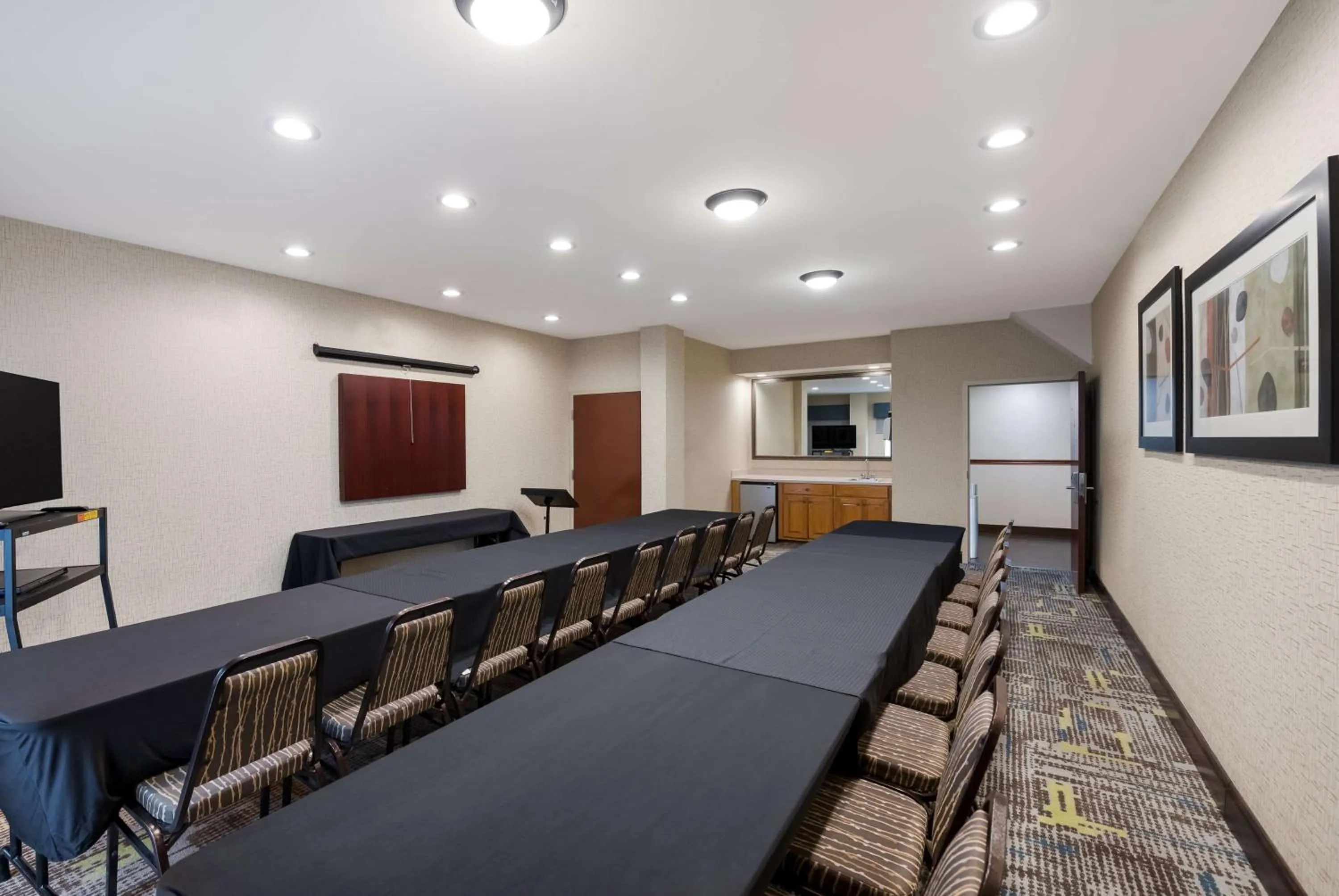 Meeting/conference room in Hampton Inn Marshall