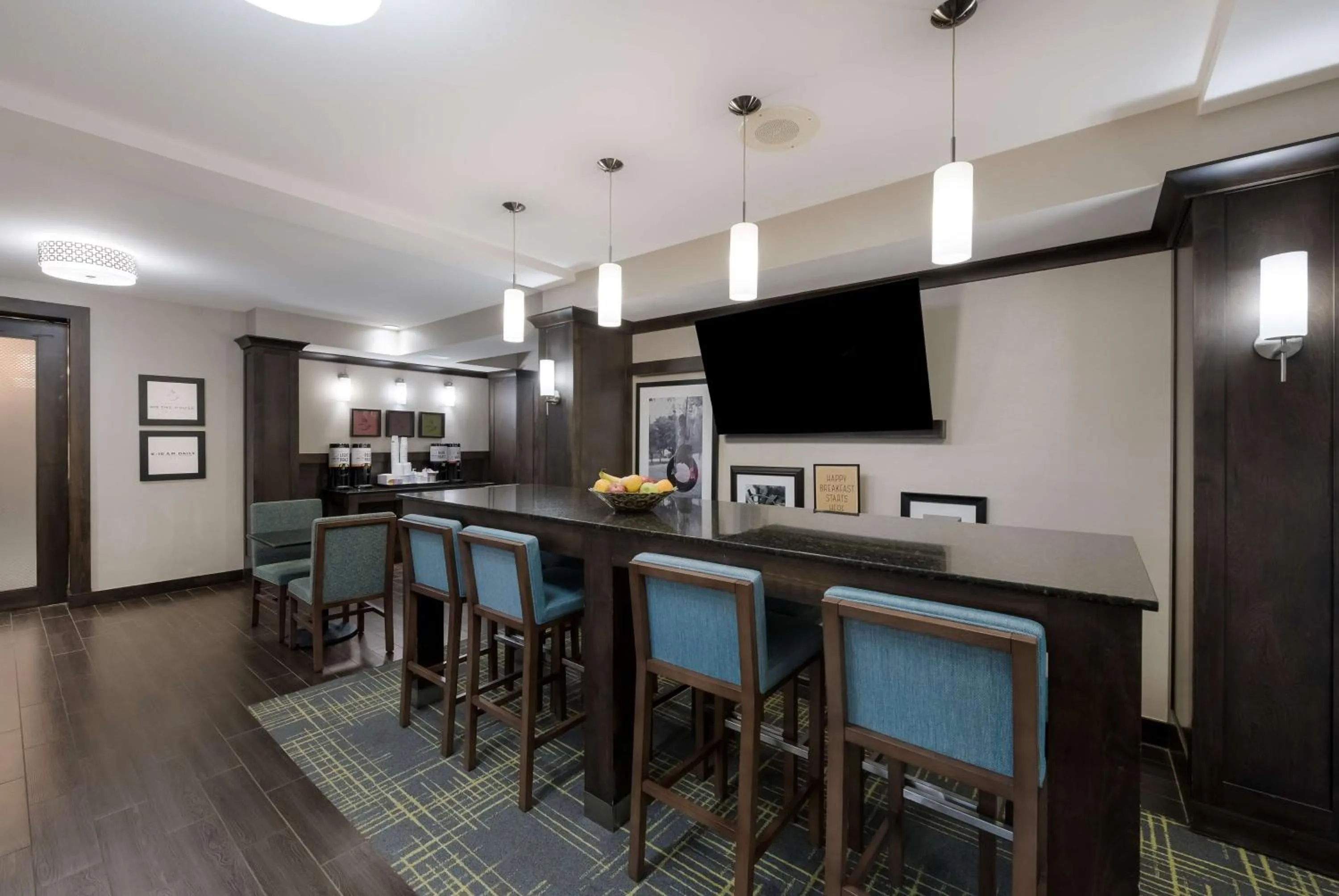 Breakfast in Hampton Inn Marshall