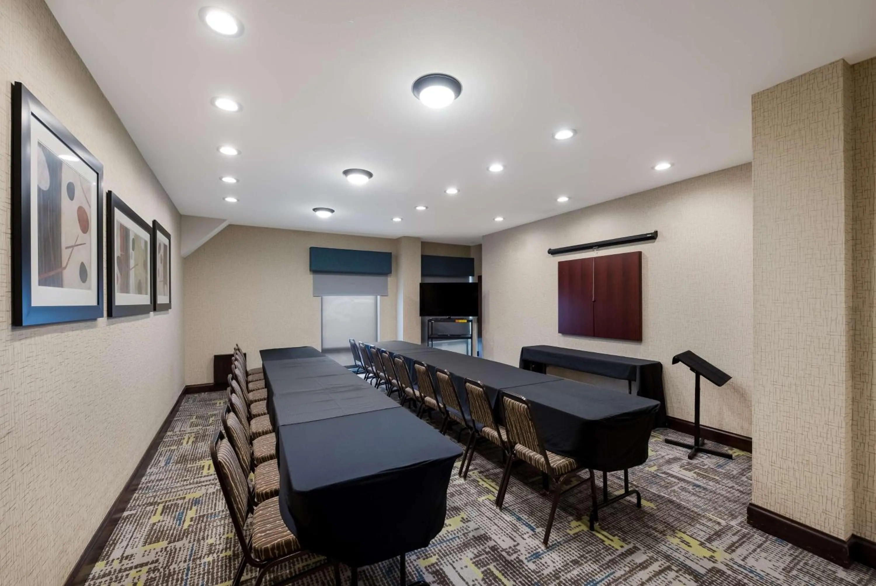 Meeting/conference room in Hampton Inn Marshall