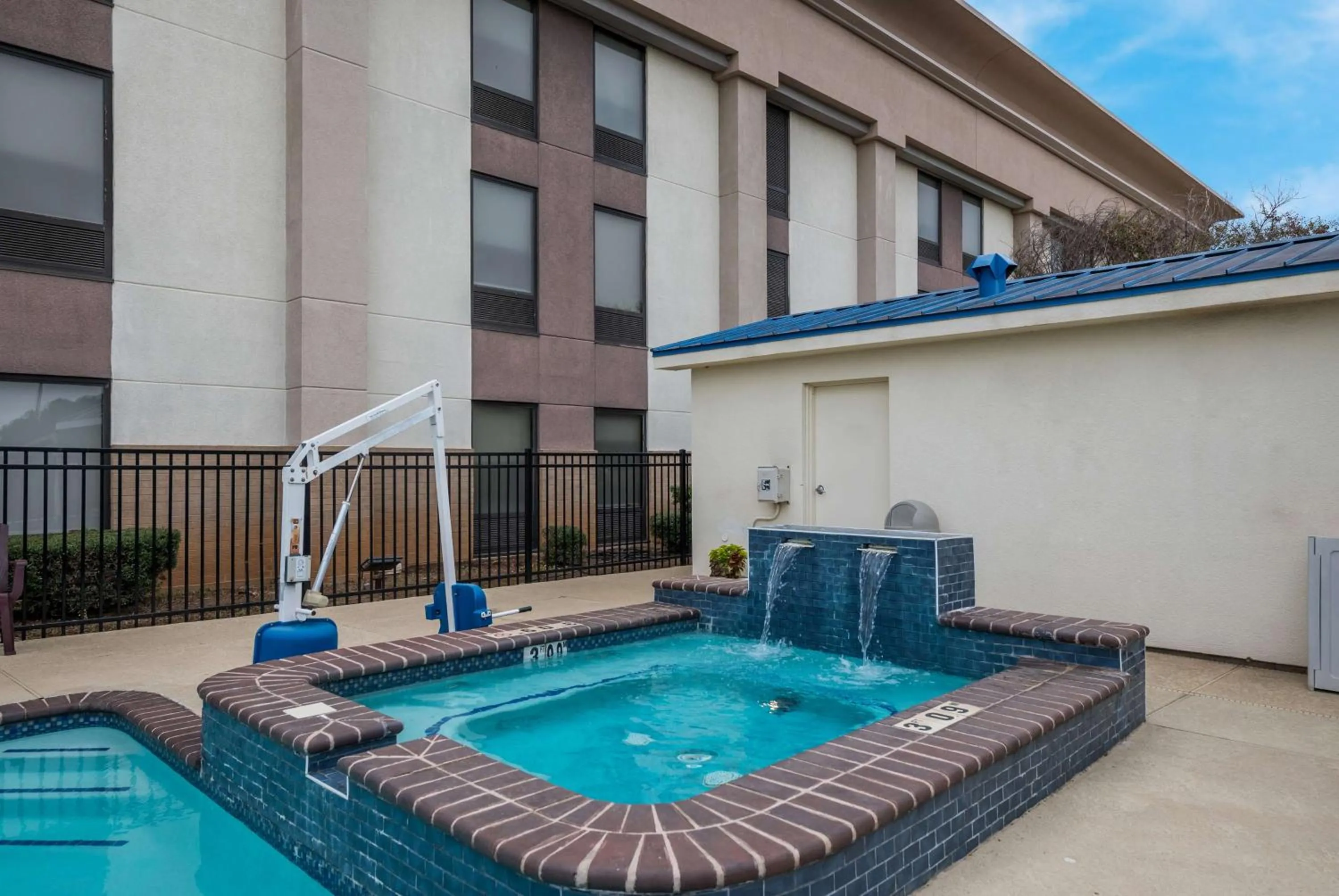 Sports in Hampton Inn Marshall