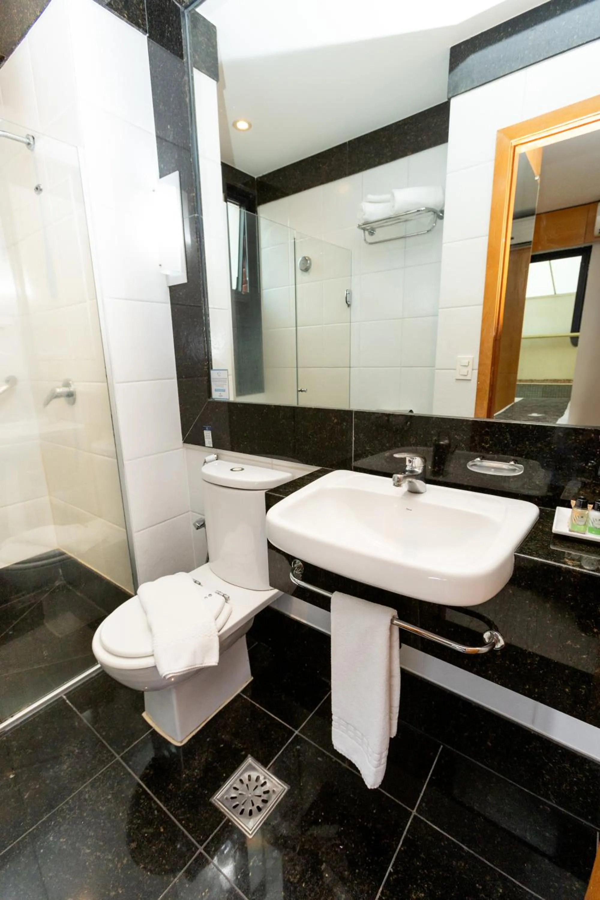 Shower in Royal Golden Hotel - Savassi