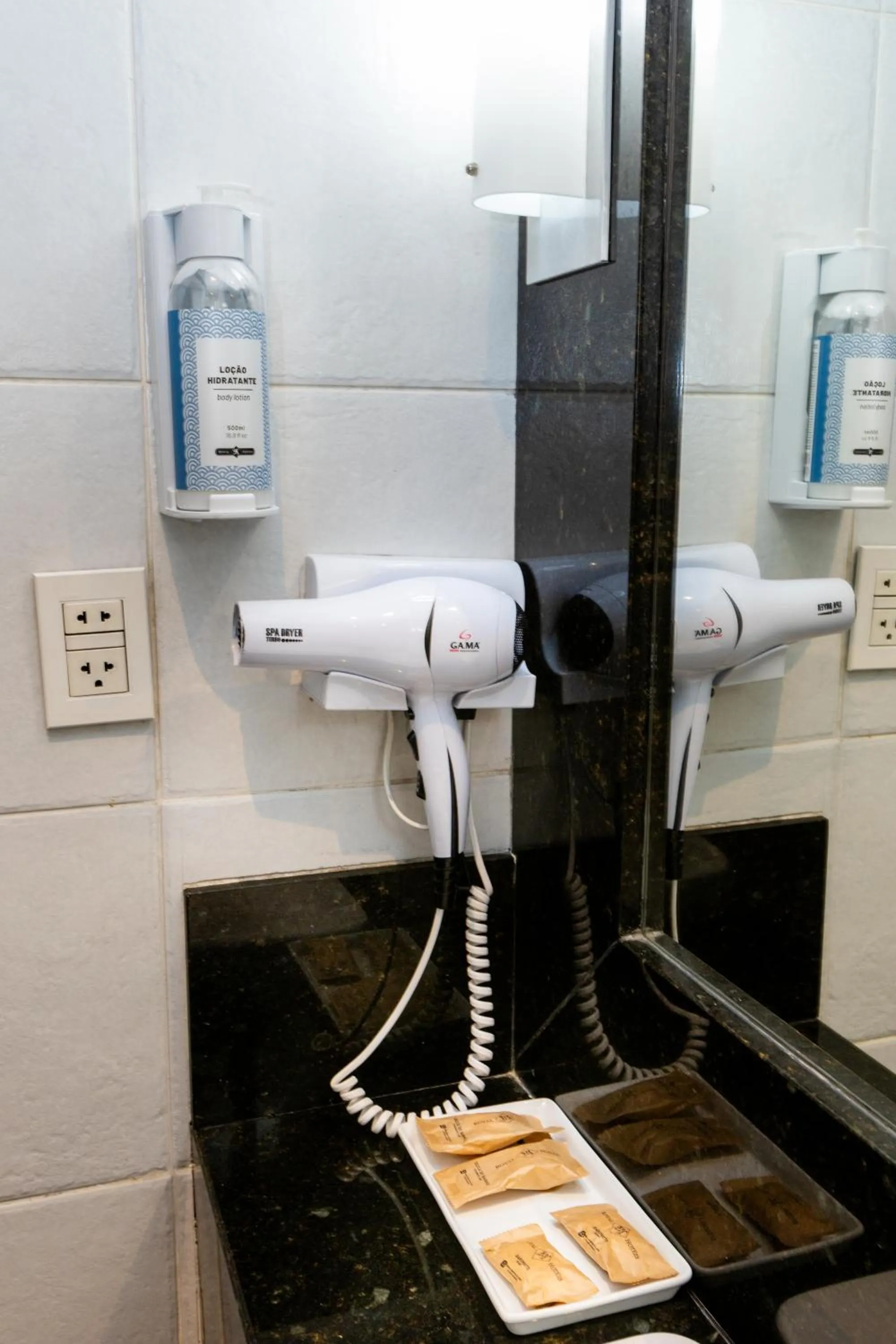 Shower in Royal Golden Hotel - Savassi