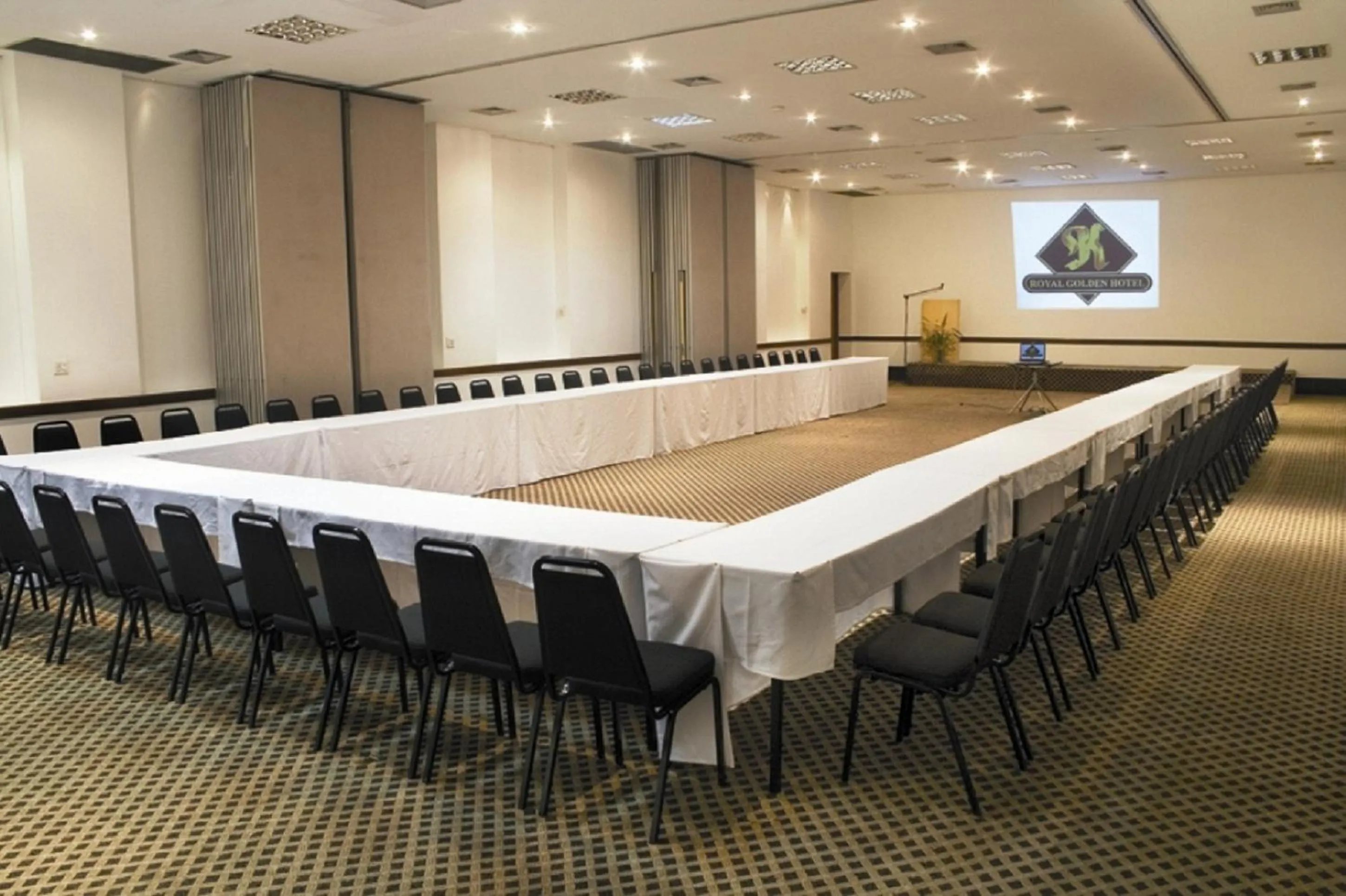 Business facilities in Royal Golden Hotel - Savassi