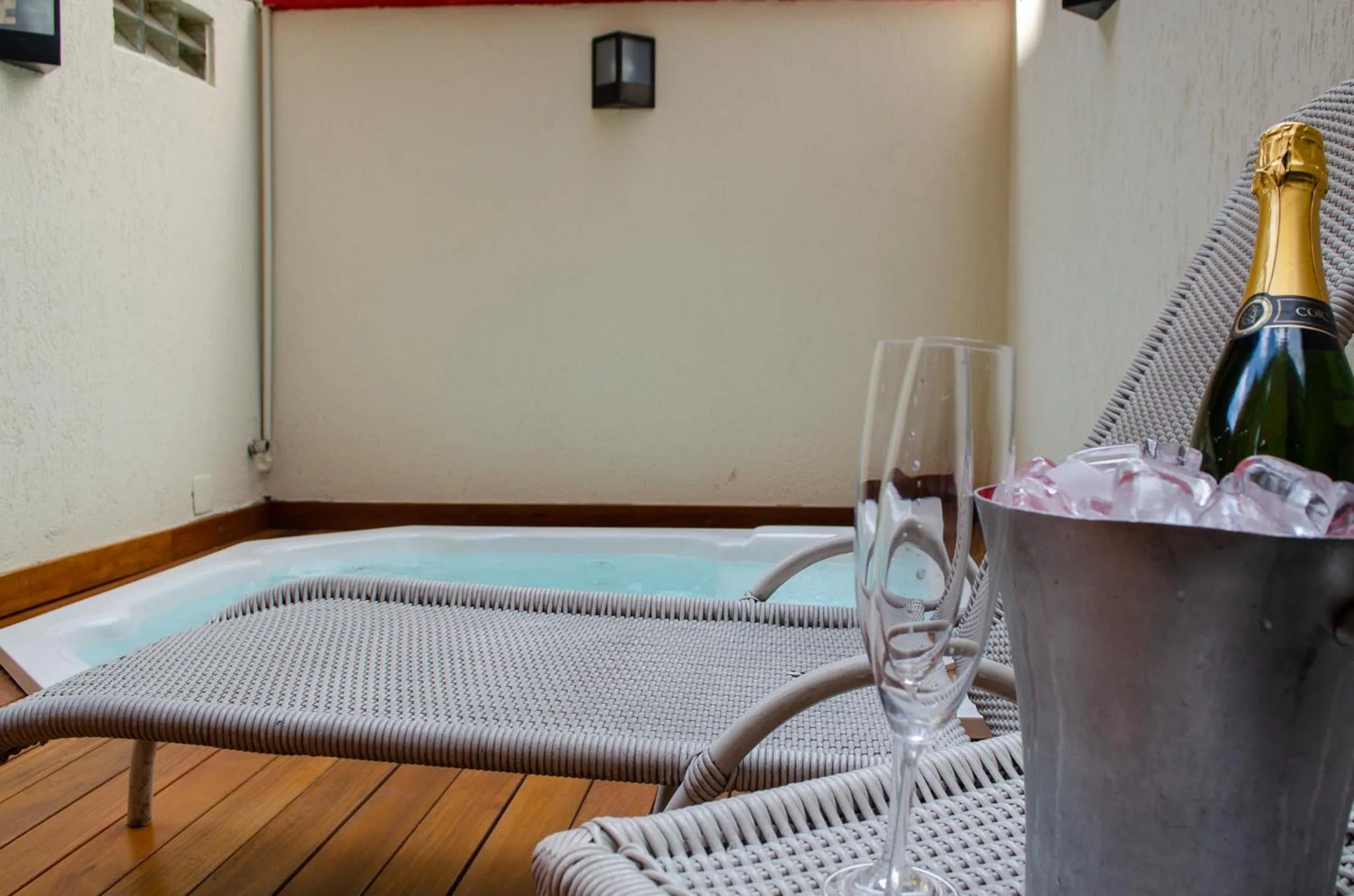 Hot Tub in Royal Collection Savassi