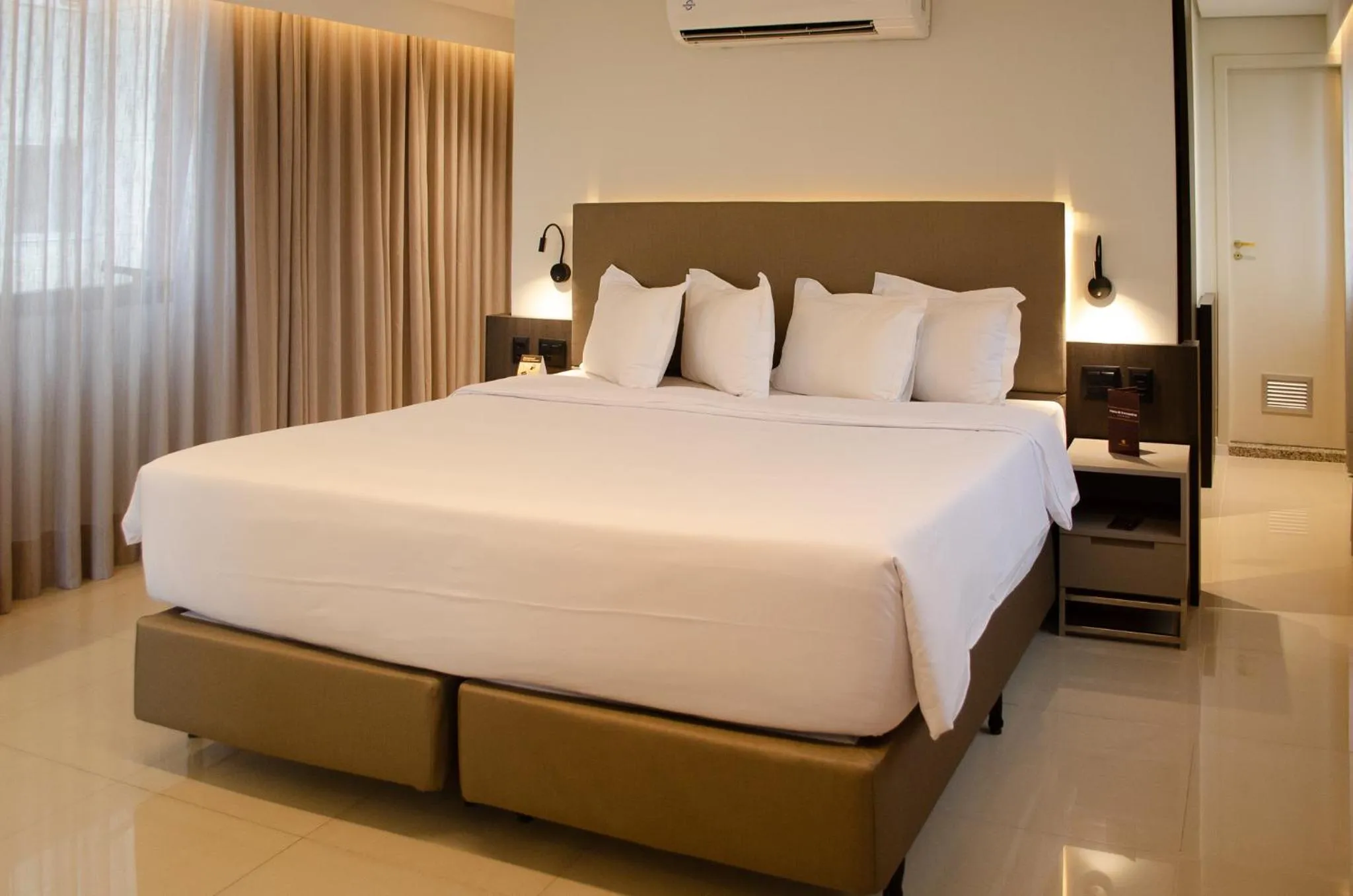 Bed in Royal Collection Savassi