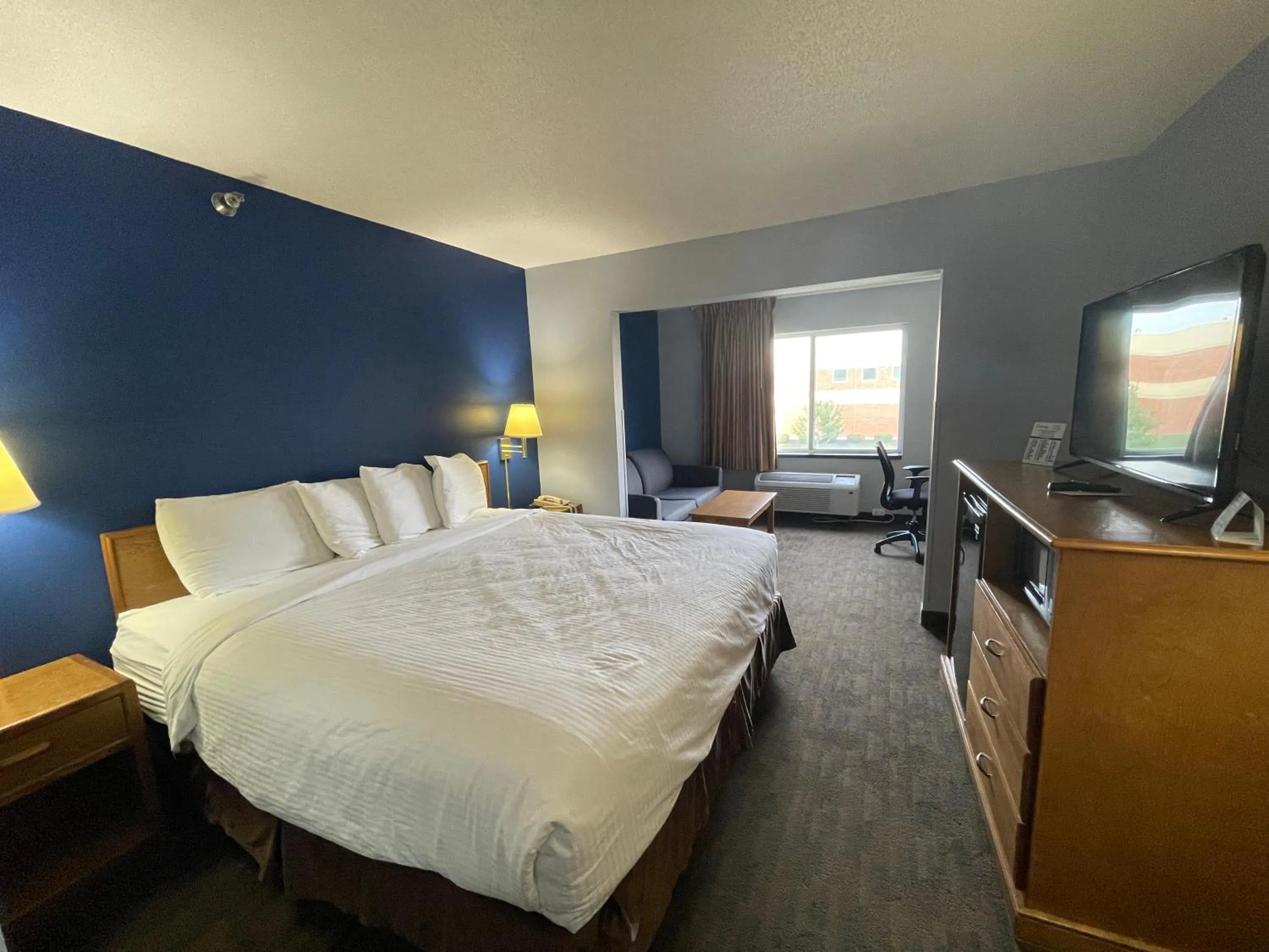 Bedroom, Bed in New Victorian Inn & Suites Lincoln