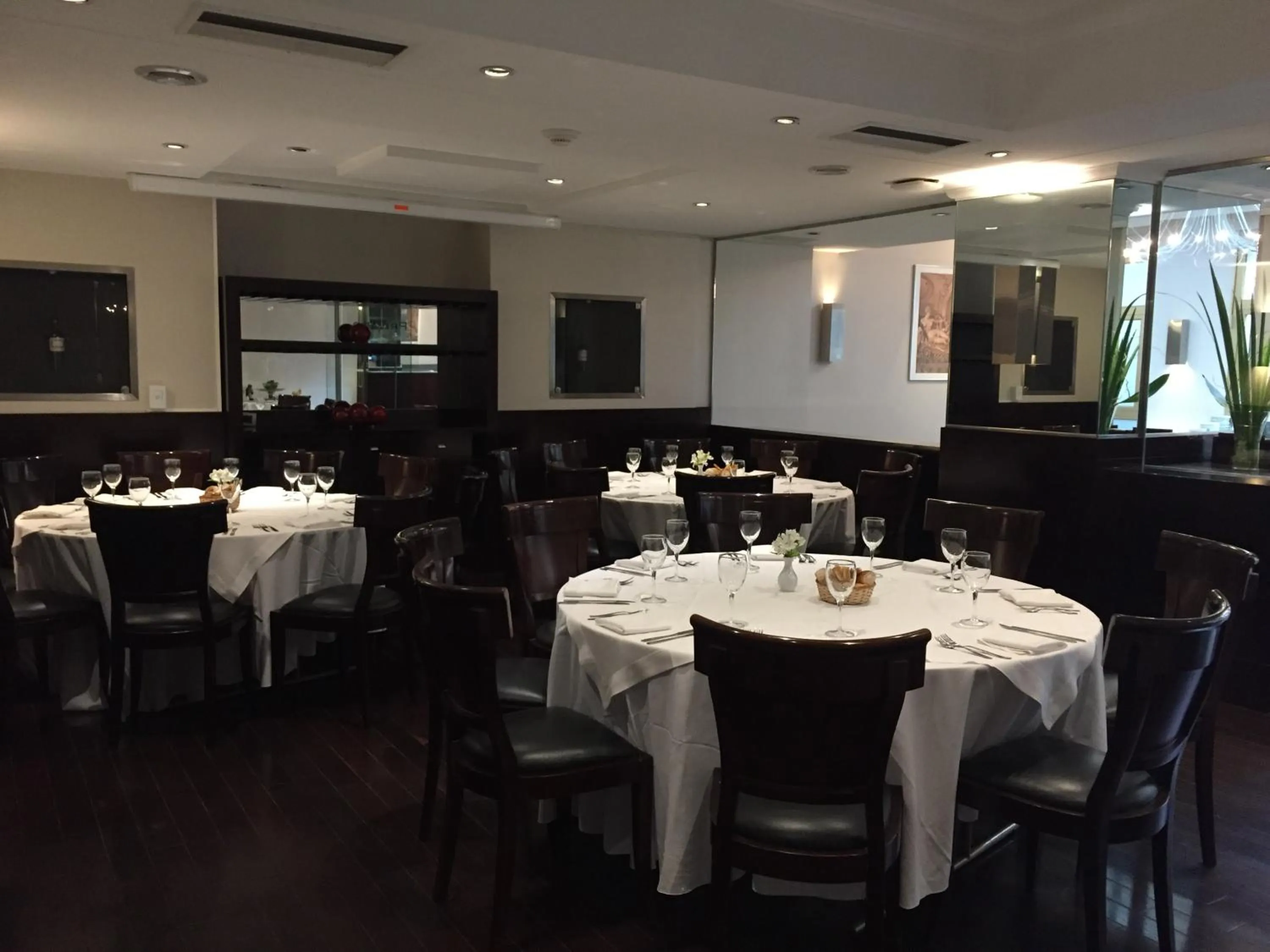 Restaurant/places to eat in Hotel Intersur Recoleta