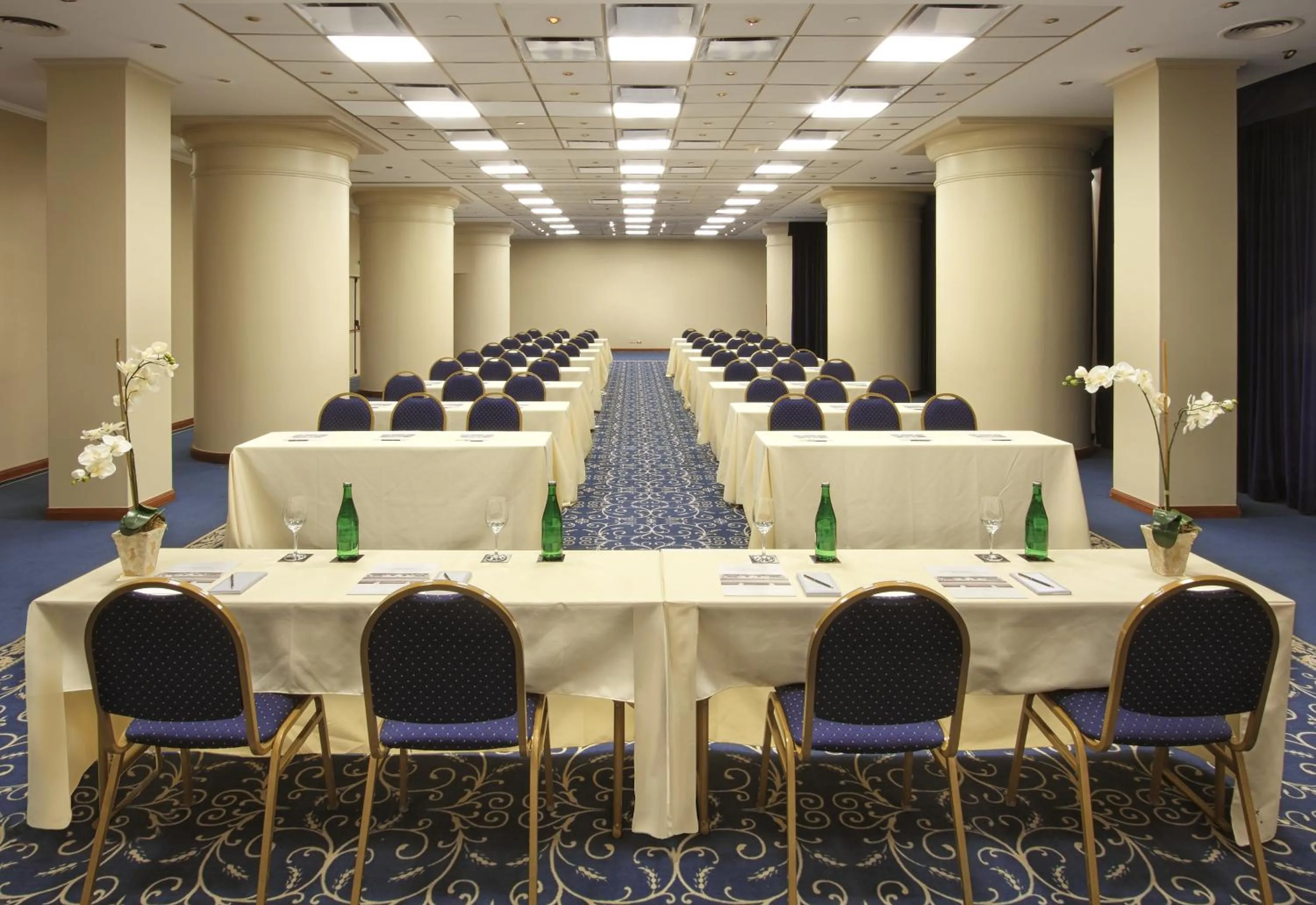 Banquet/Function facilities in Hotel Intersur Recoleta