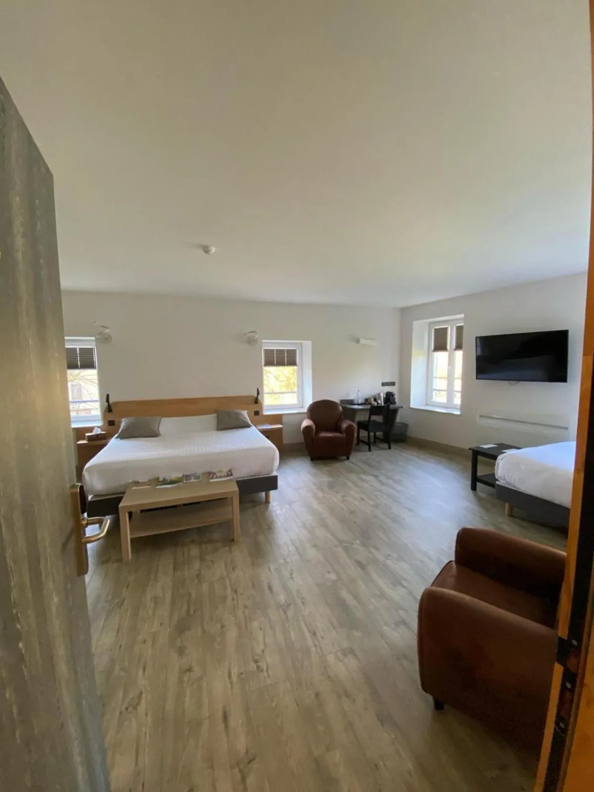 Photo of the whole room, Bed in Lodge Hôtel de Sommedieue Verdun