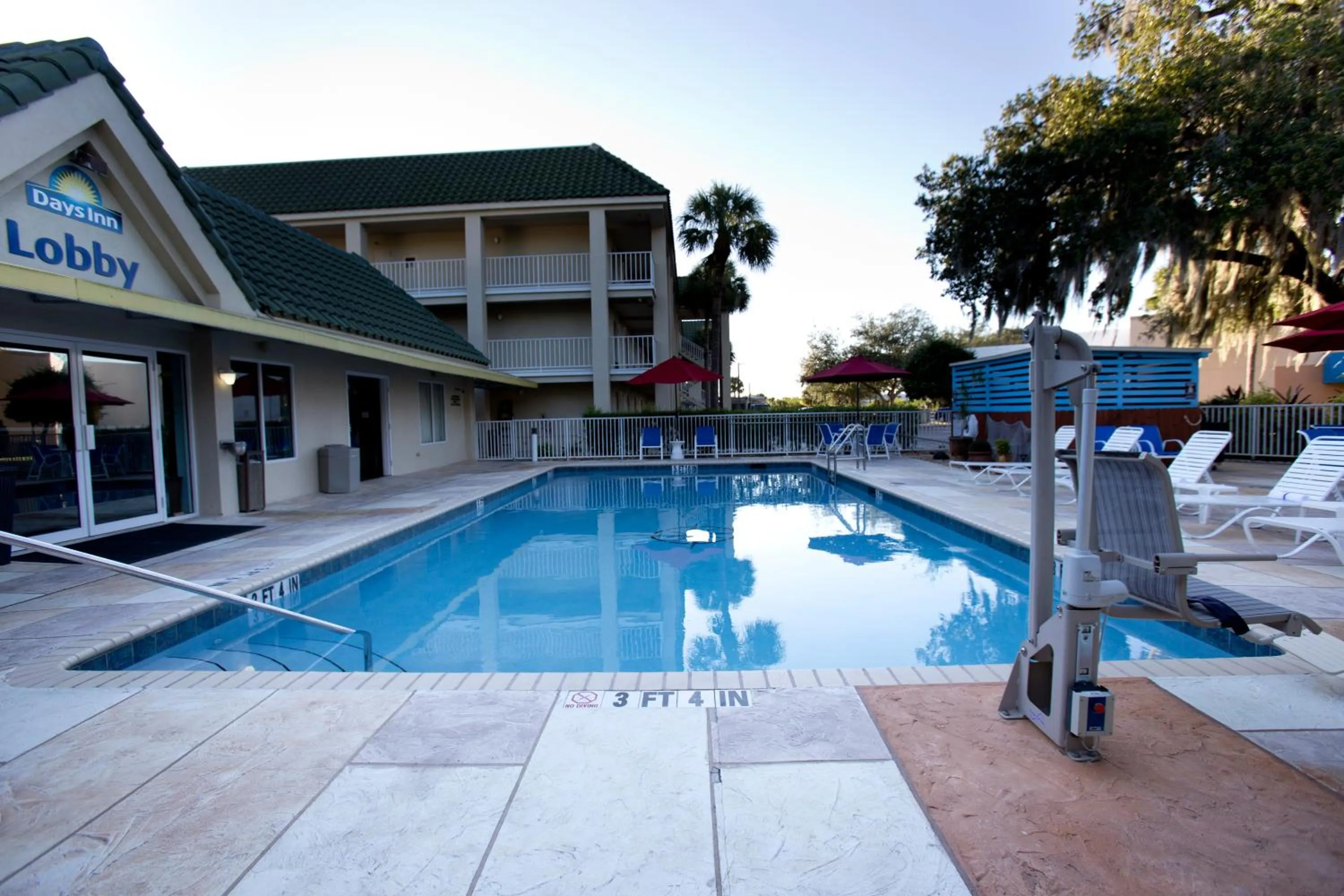 Swimming pool in Days Inn by Wyndham Port Charlotte Town Center