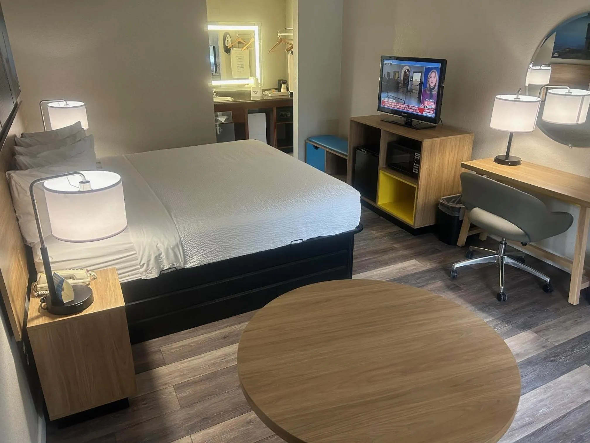 Bed in Days Inn by Wyndham Port Charlotte Town Center