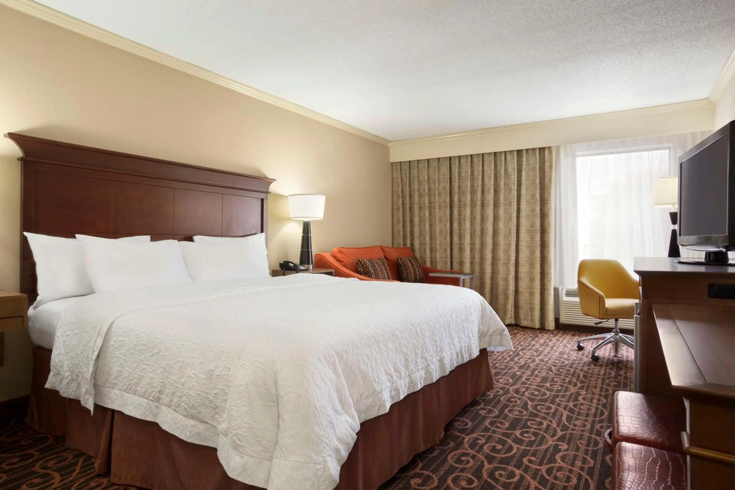 Bed in Hampton Inn Forrest City