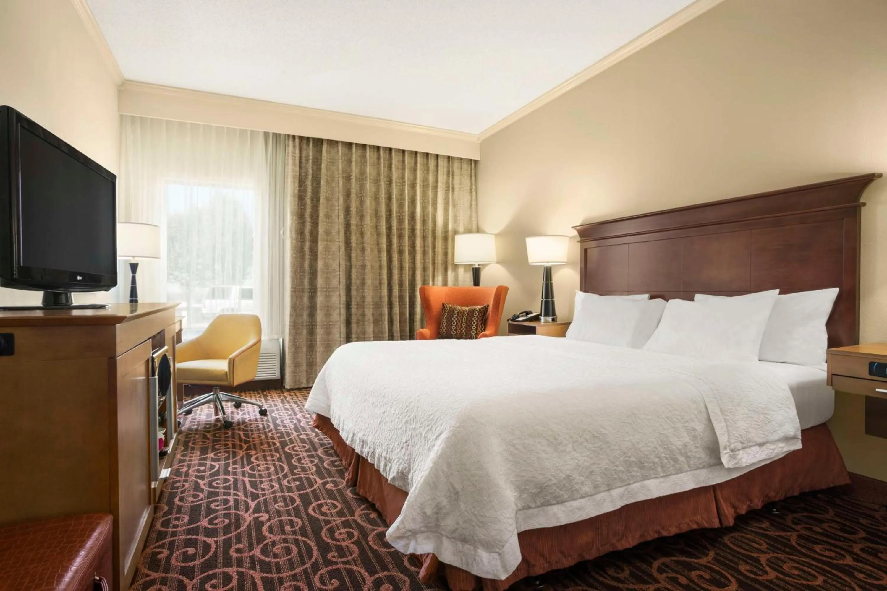 Bed in Hampton Inn Forrest City