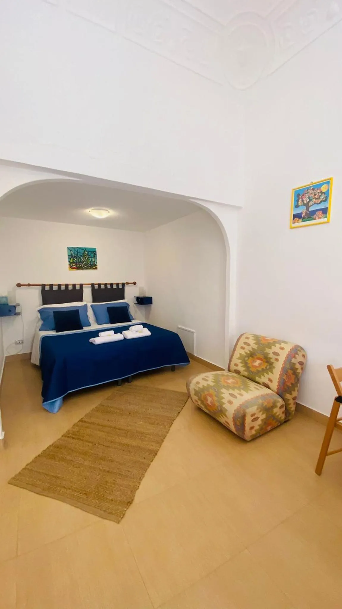 Studio with Balcony in Via Zara