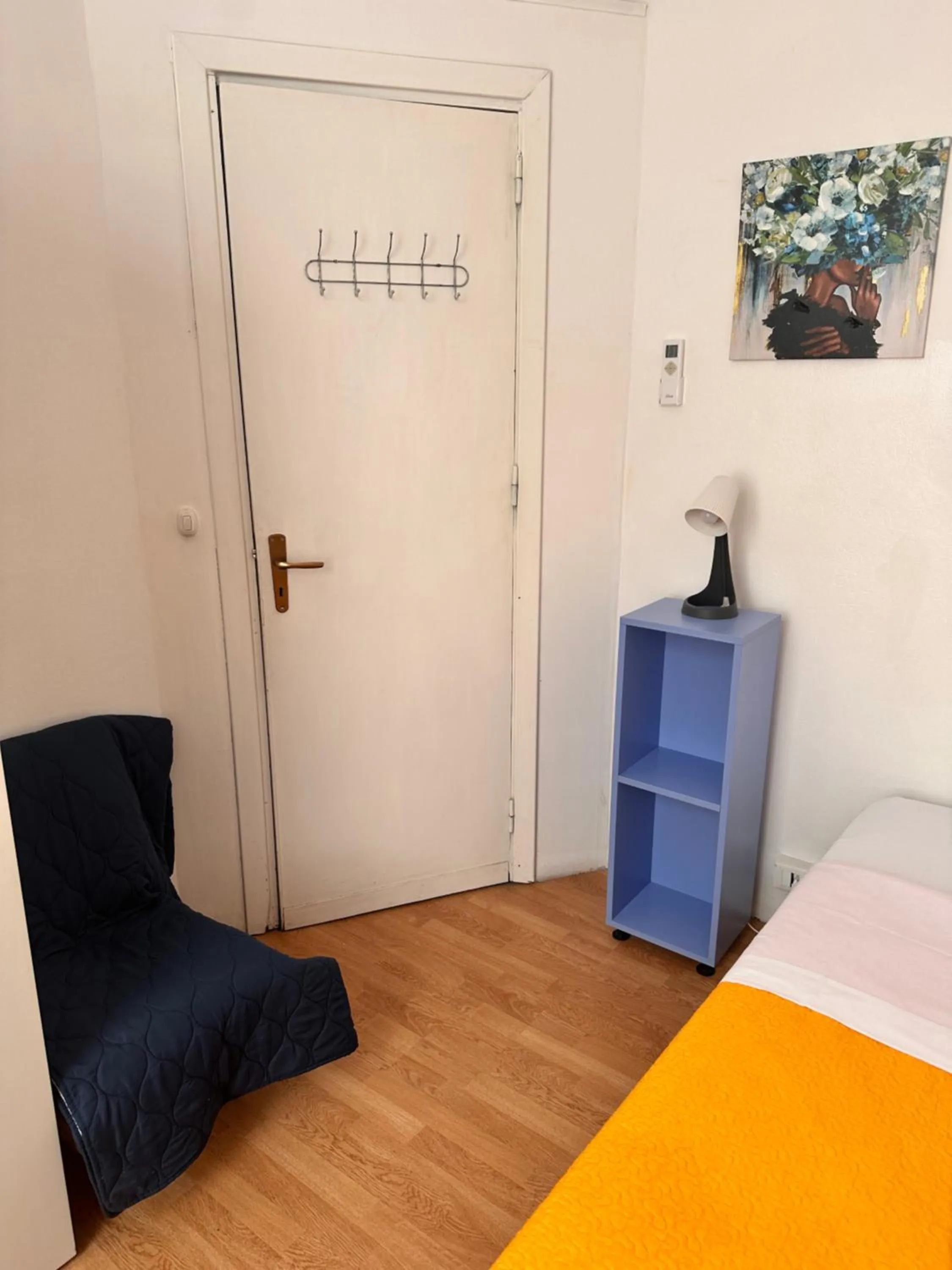 Bedroom, Bed in Via Zara