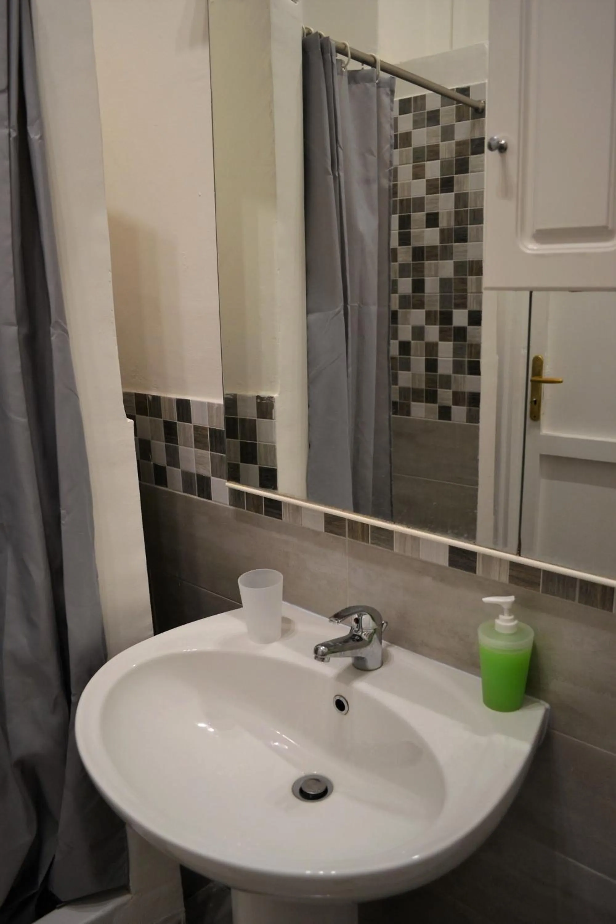 Bathroom in Via Zara