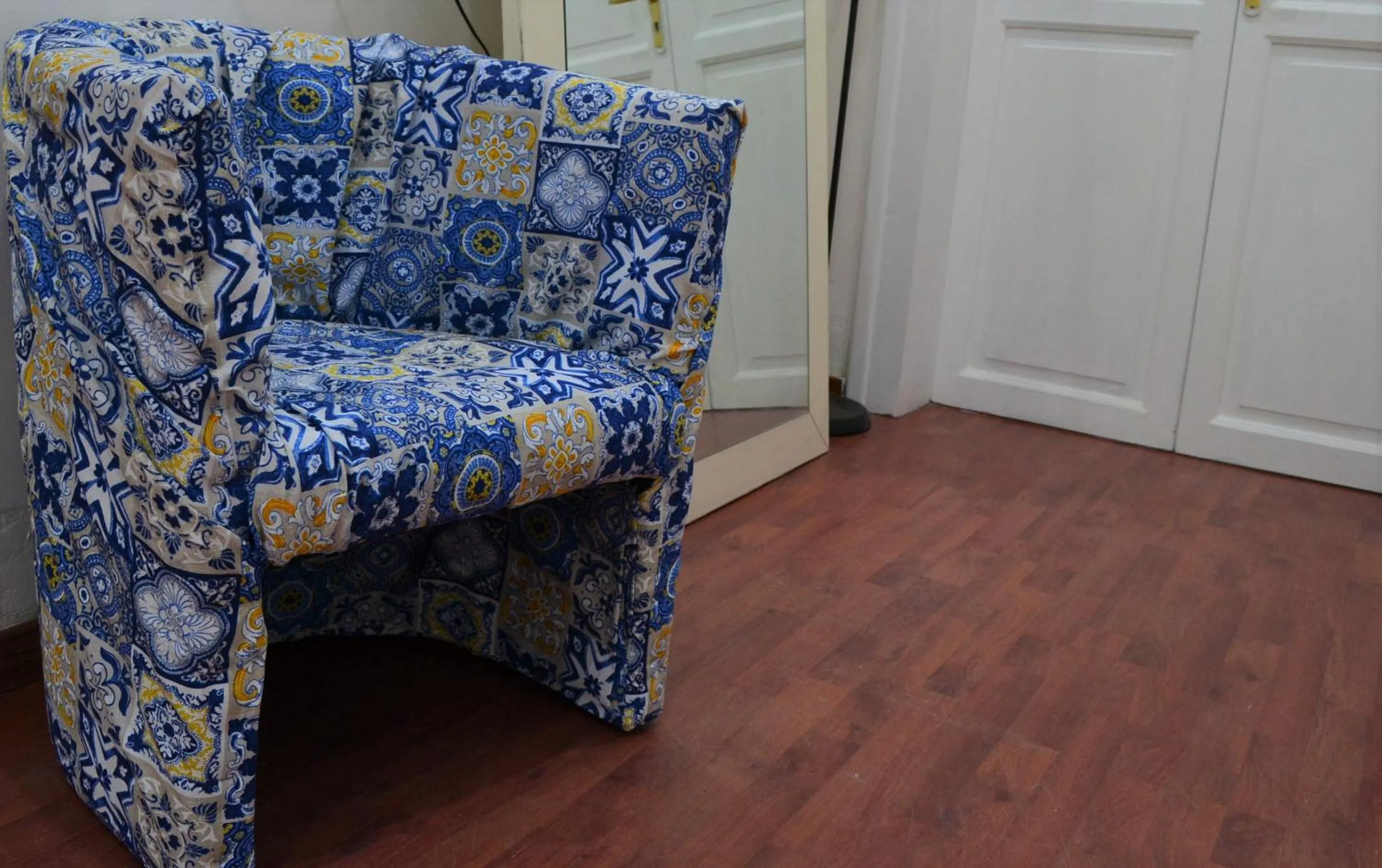 Decorative detail in Via Zara