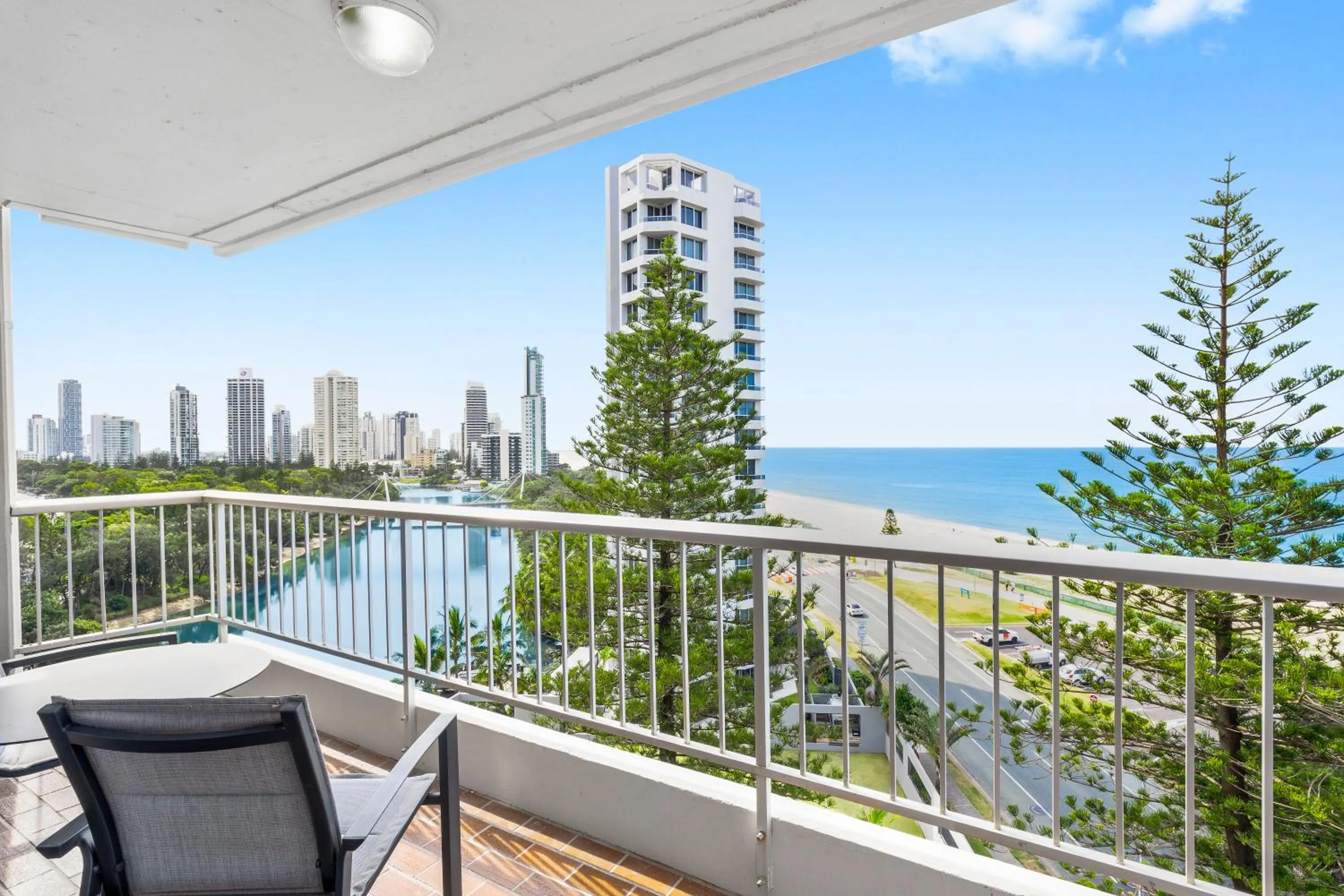 Natural landscape in Narrowneck Court Holiday Apartments