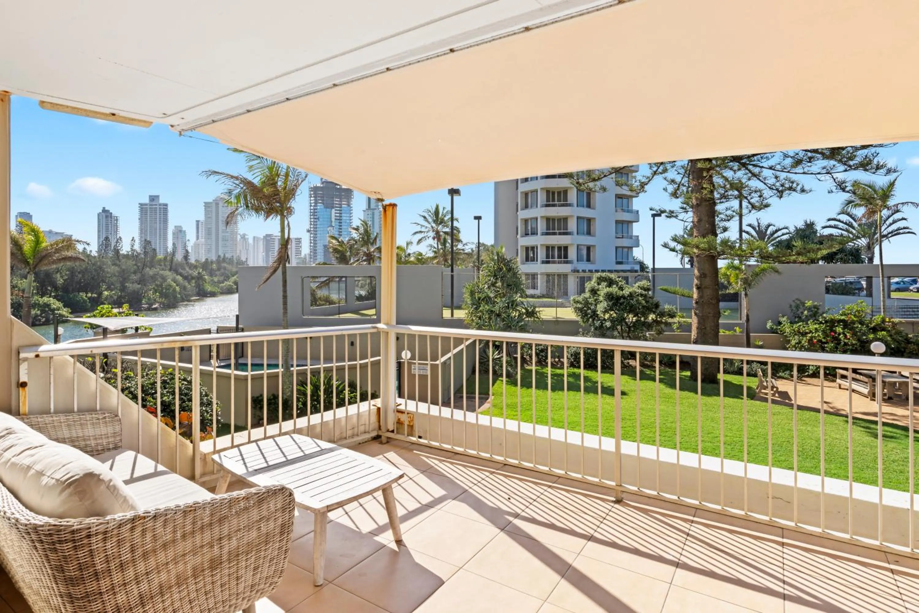 Patio in Narrowneck Court Holiday Apartments