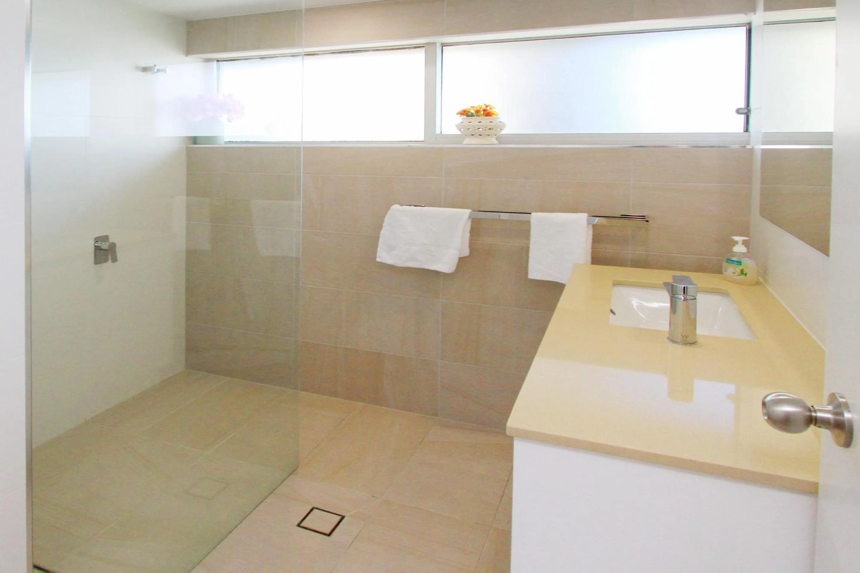 Bathroom in Narrowneck Court Holiday Apartments