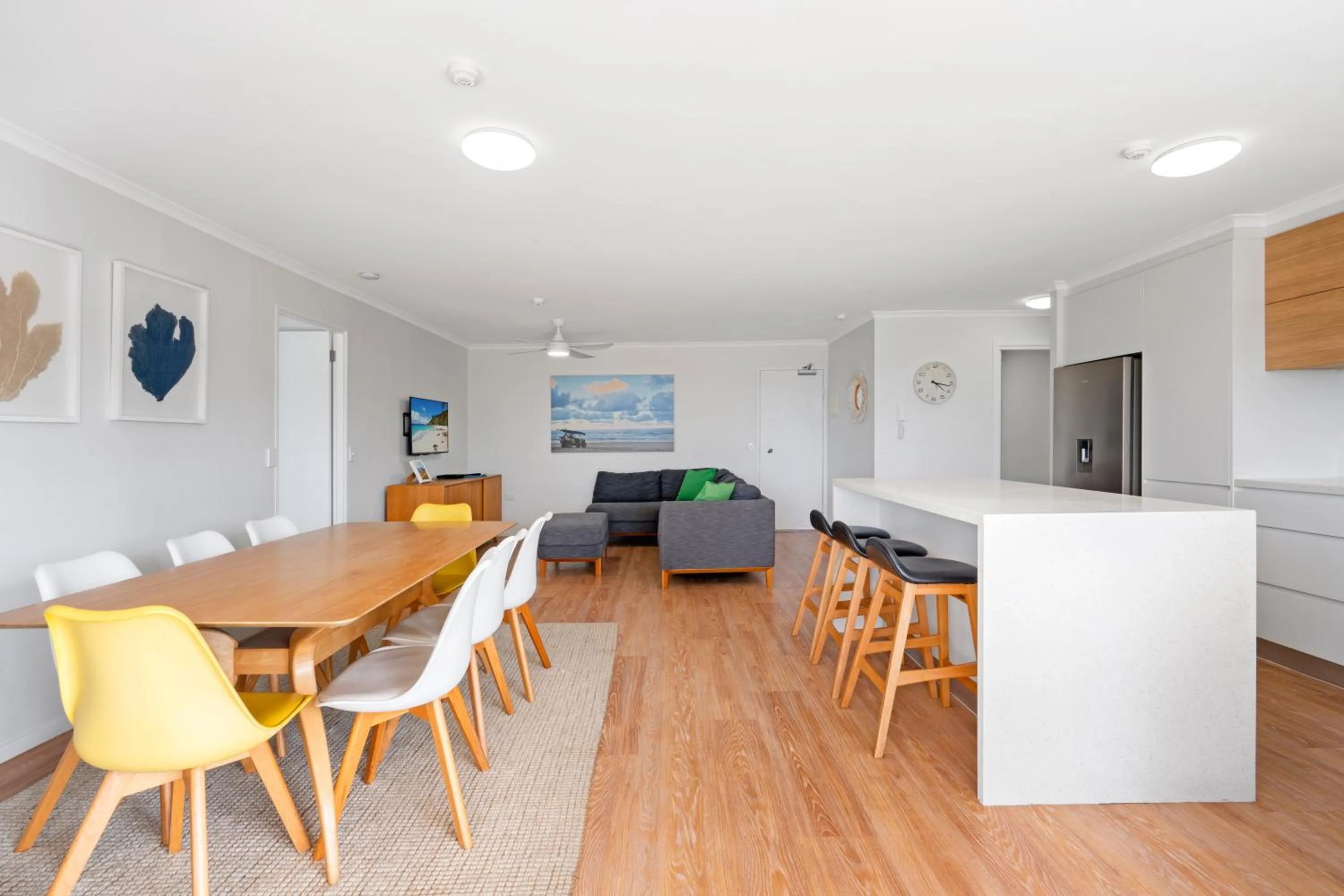 Living room in Narrowneck Court Holiday Apartments