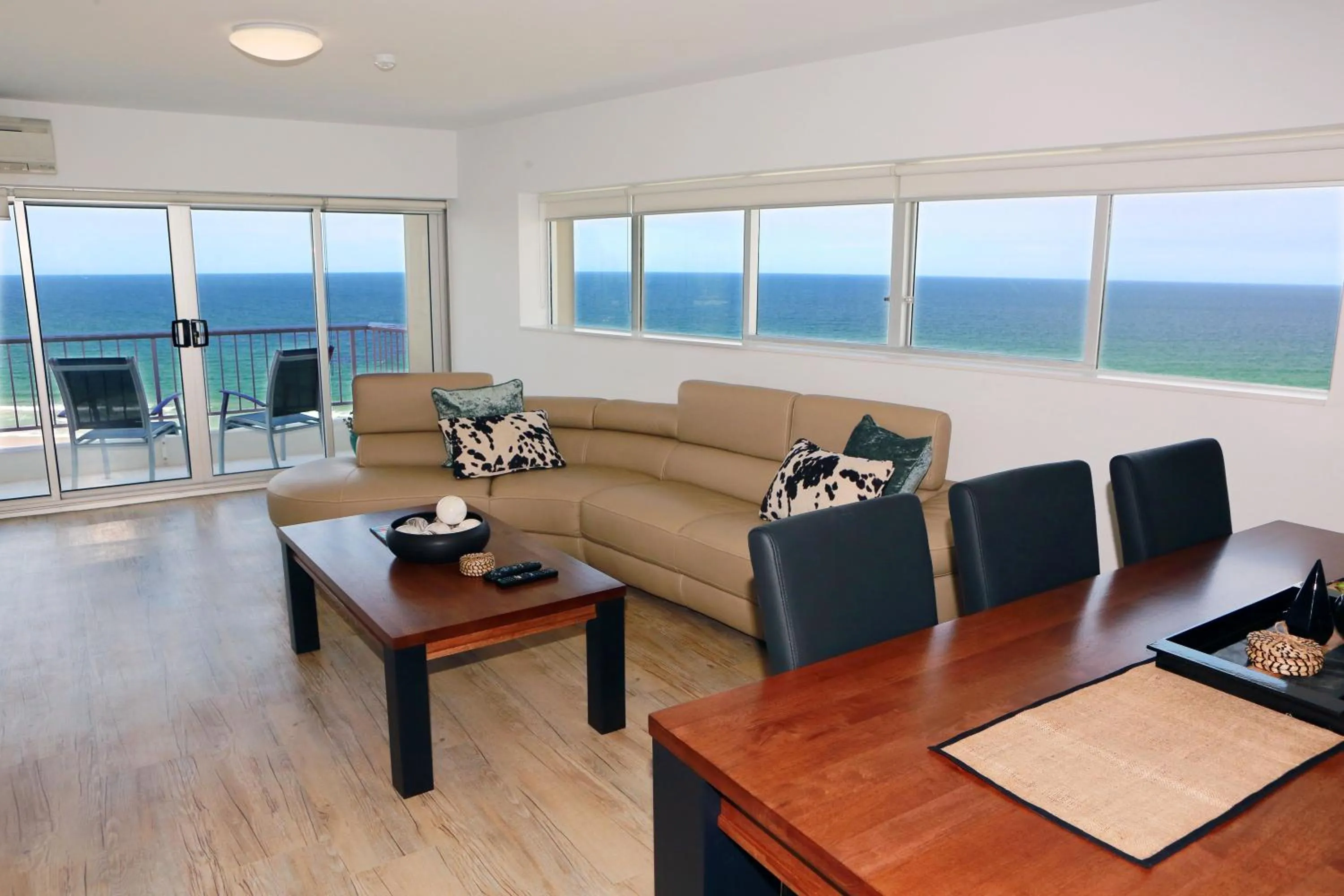 Living room in Narrowneck Court Holiday Apartments