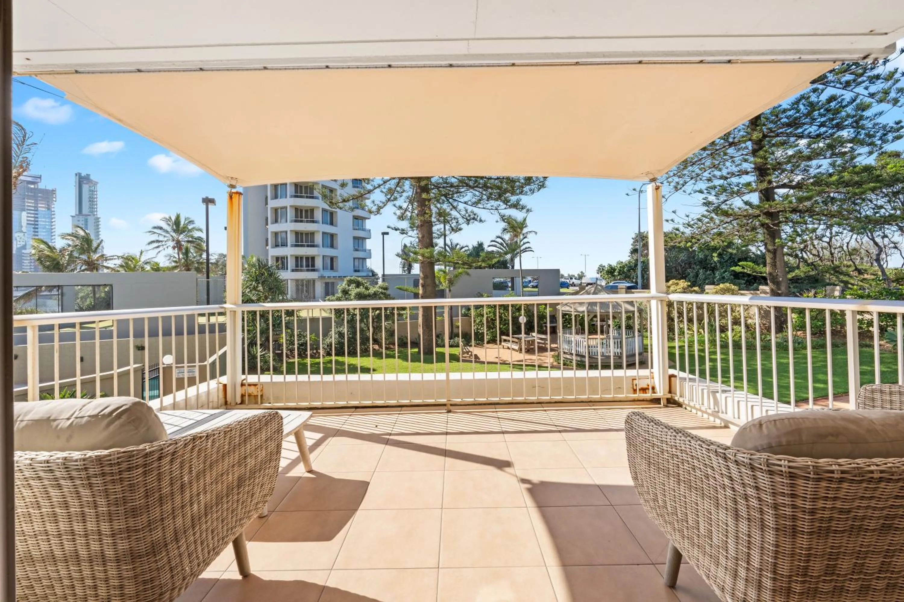 Patio in Narrowneck Court Holiday Apartments