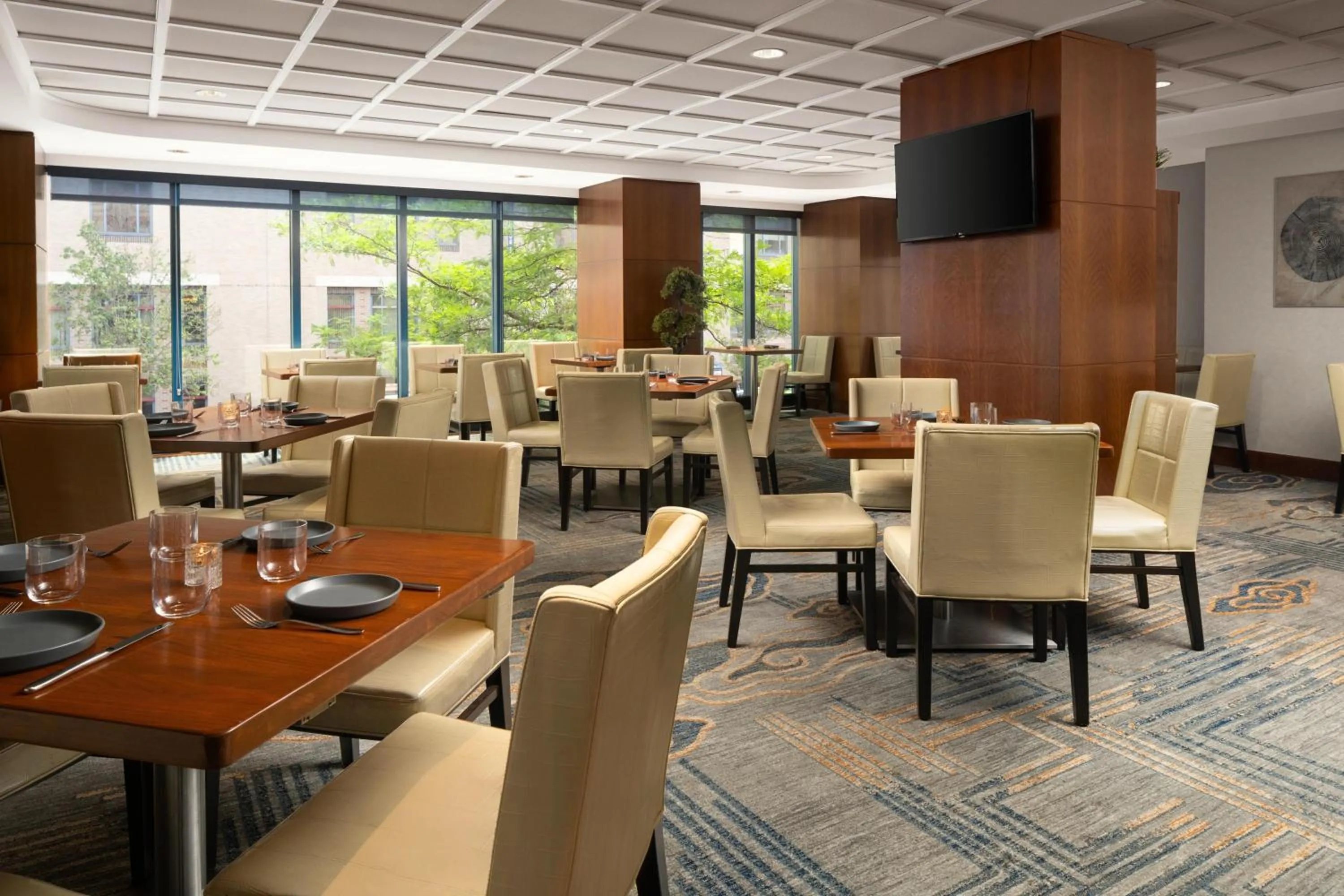 Lounge or bar in DoubleTree by Hilton Hotel Boston - Downtown