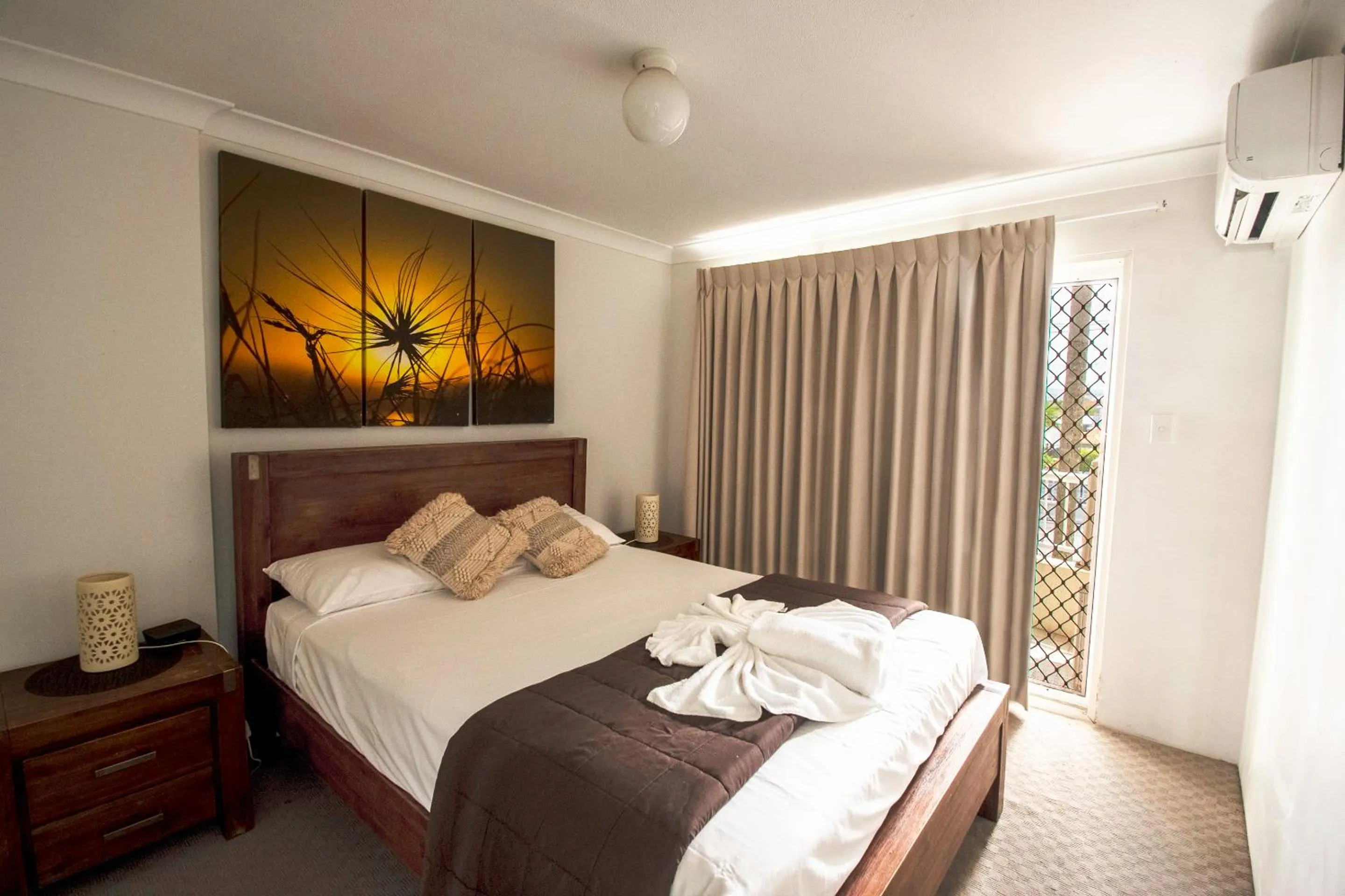 Bedroom, Bed in Key Largo Holiday Apartments