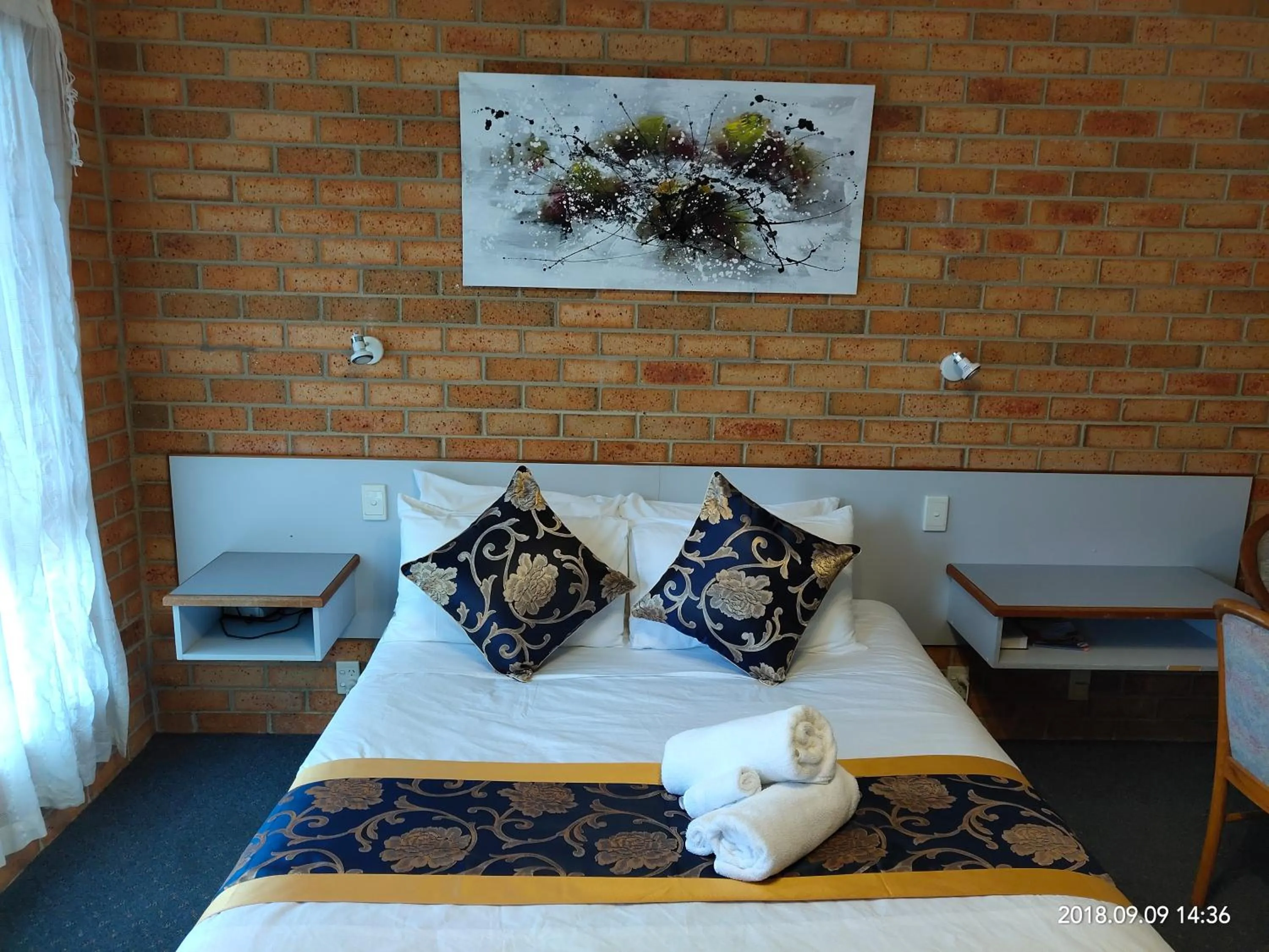 Bed in Coachman Motel and Holiday Units