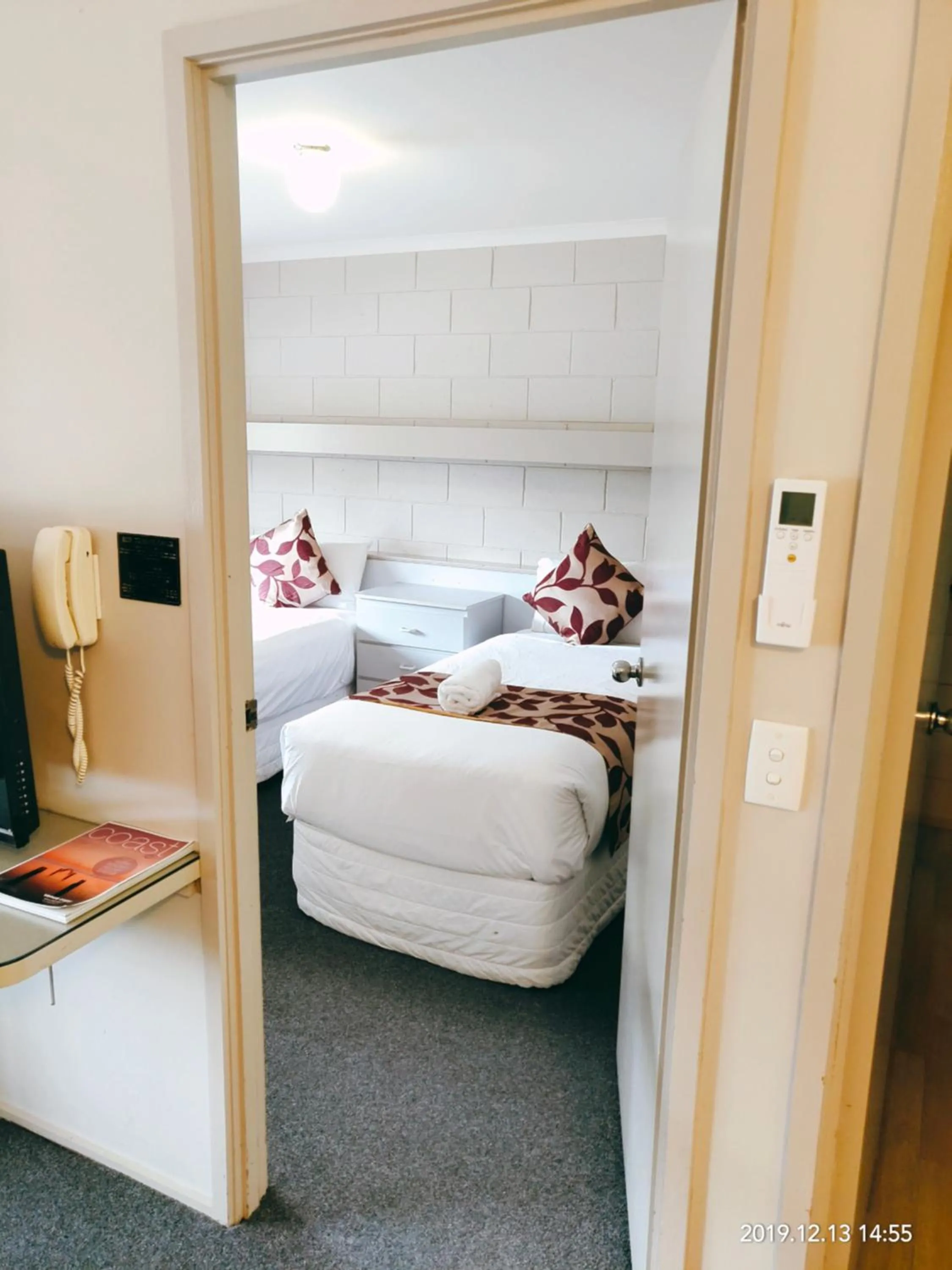 Bed in Coachman Motel and Holiday Units