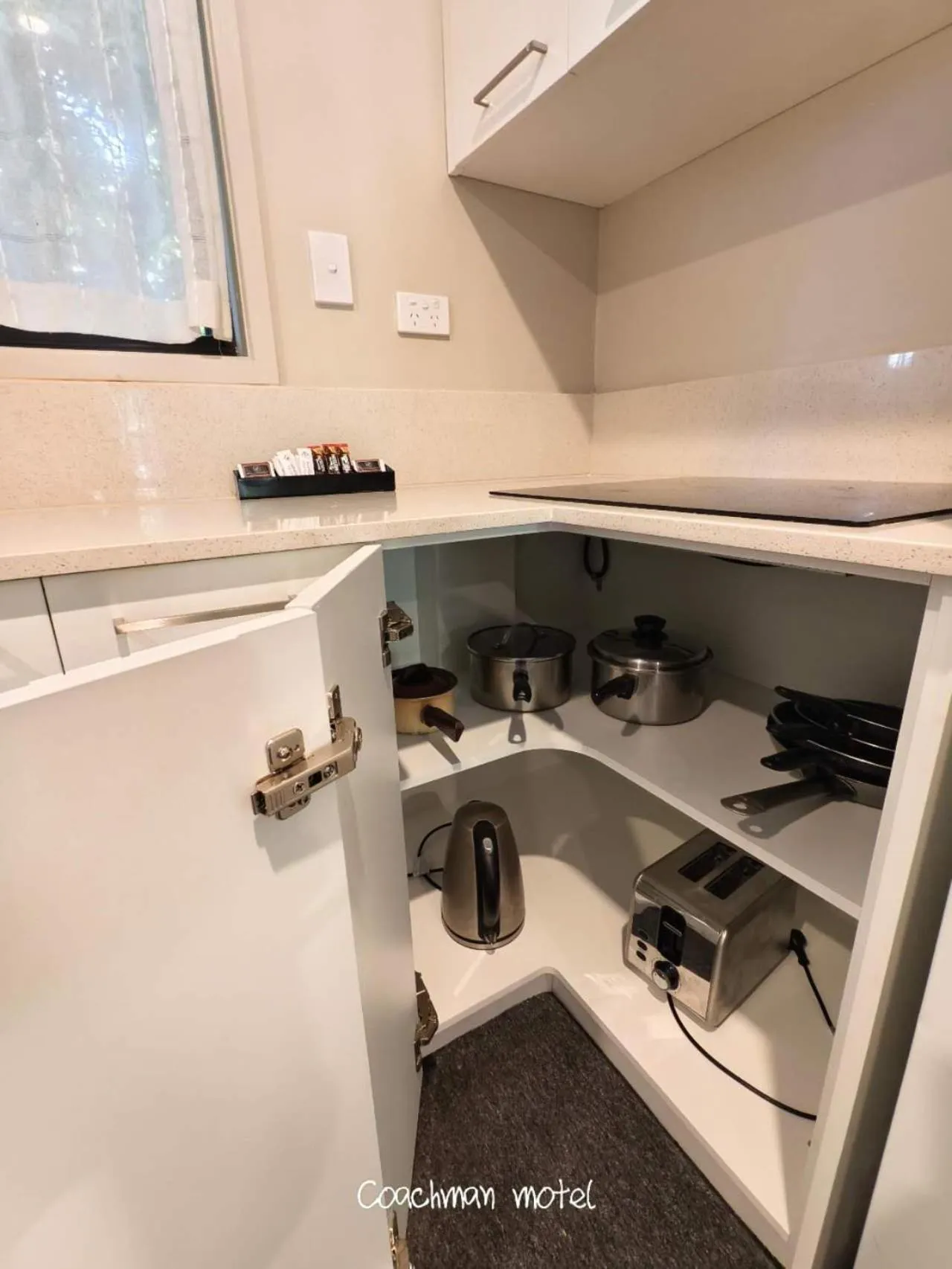 Coachman Motel and Holiday Units