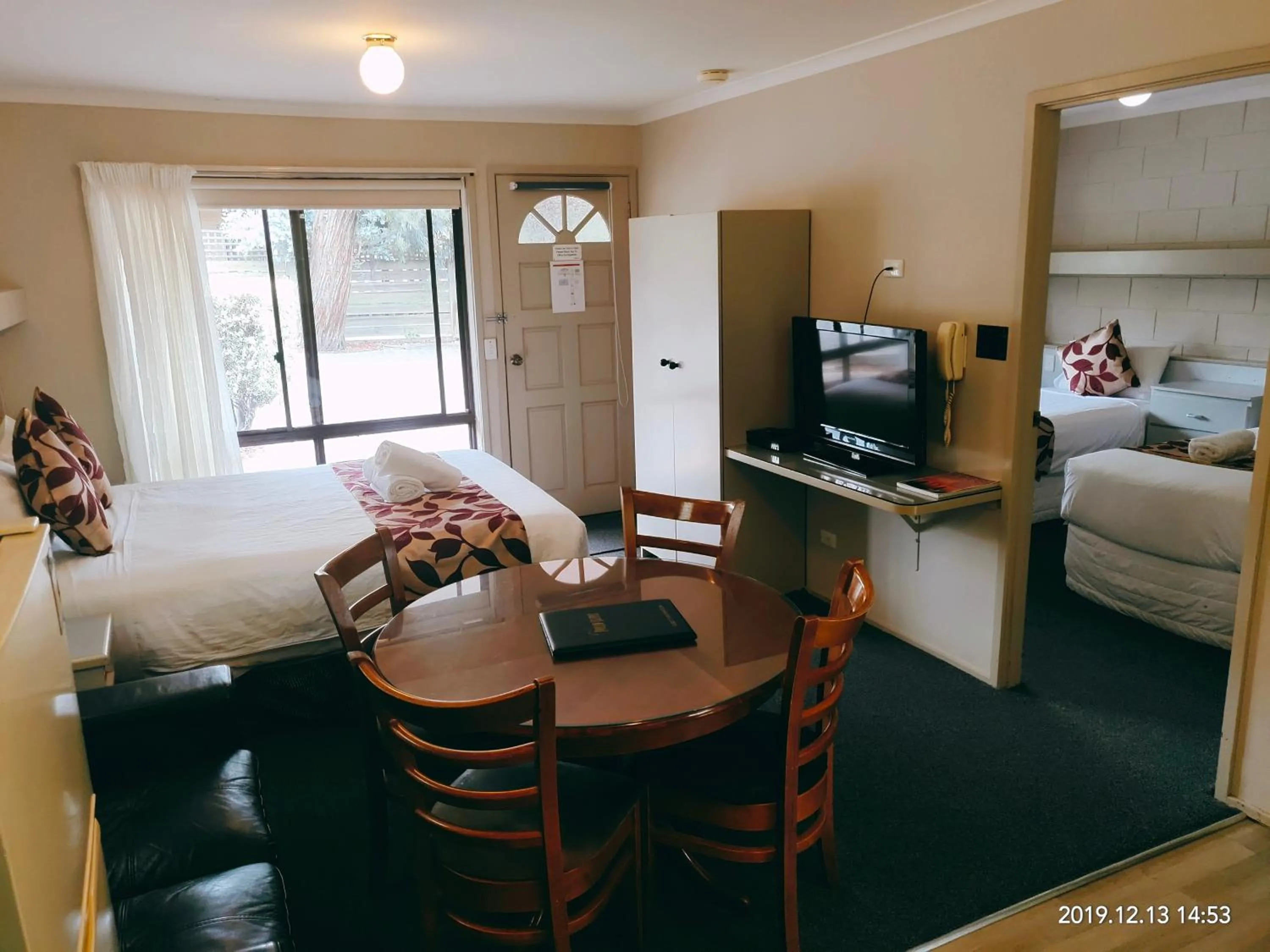 Bed in Coachman Motel and Holiday Units