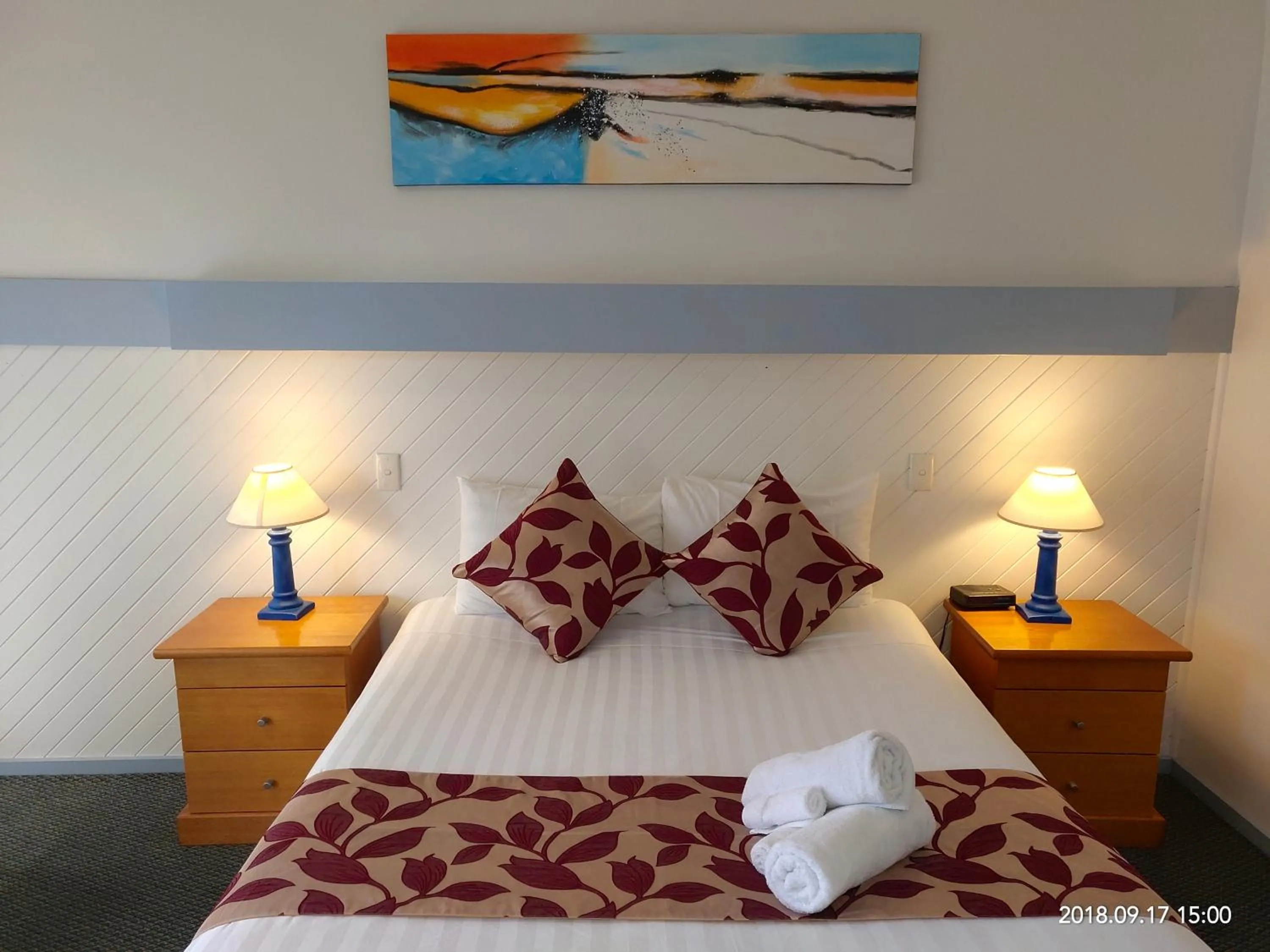 Bed in Coachman Motel and Holiday Units