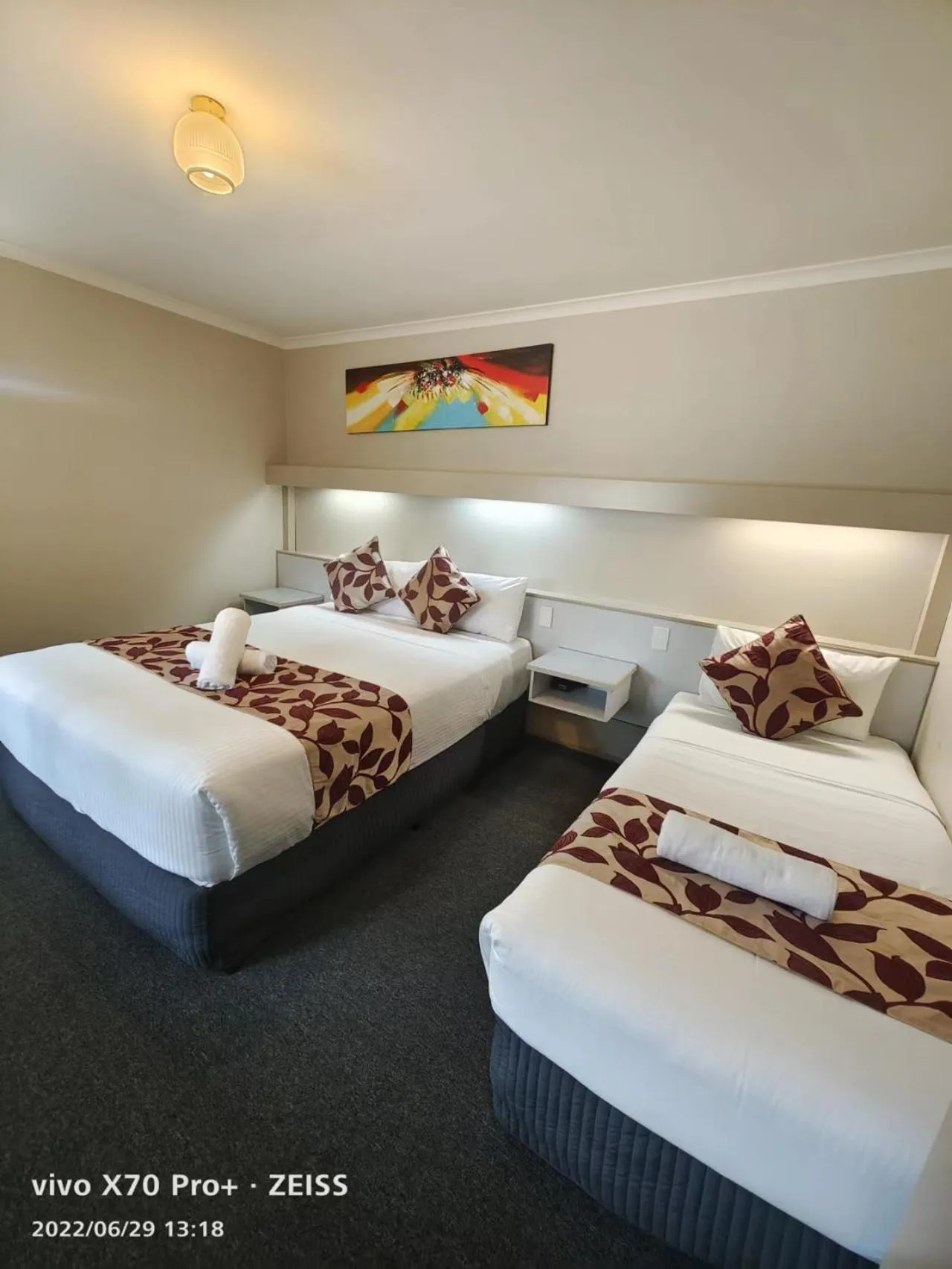 Bed in Coachman Motel and Holiday Units