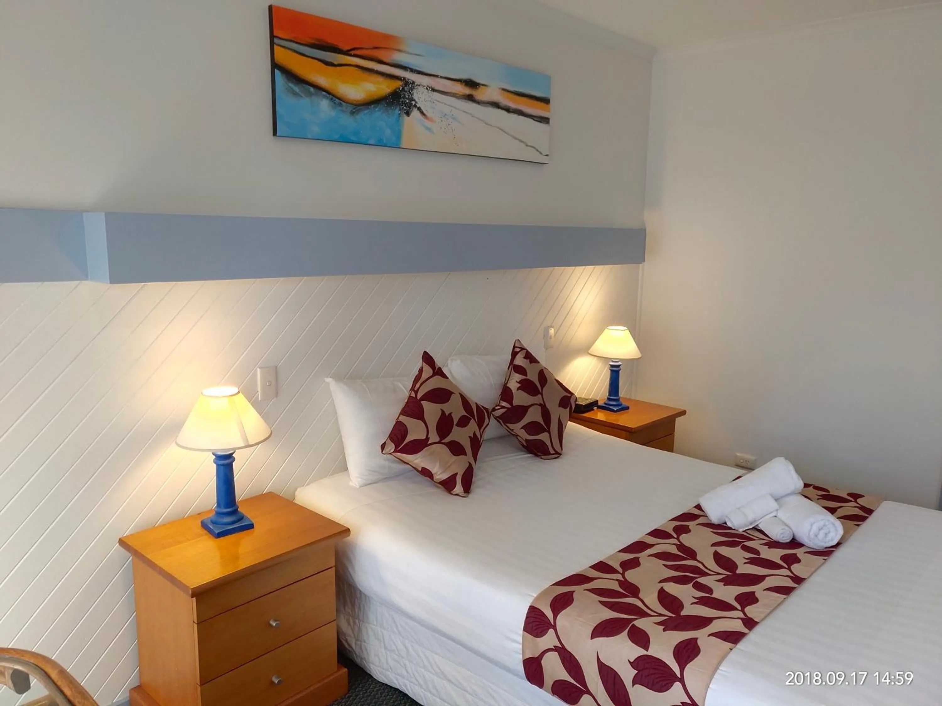 Bed in Coachman Motel and Holiday Units